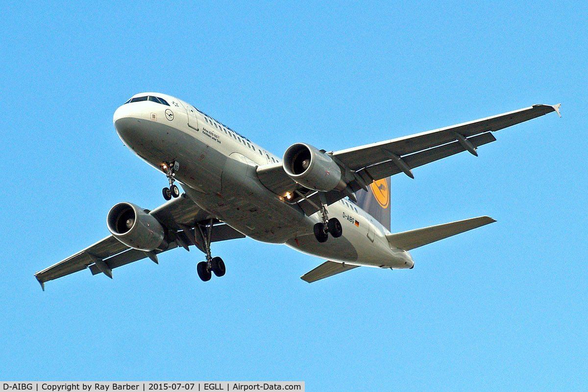 D-AIBG, 2011 Airbus A319-112 C/N 4841, Airbus A319-112 [4841] (Lufthansa) Home~G 07/07/2015. On approach 27R.
