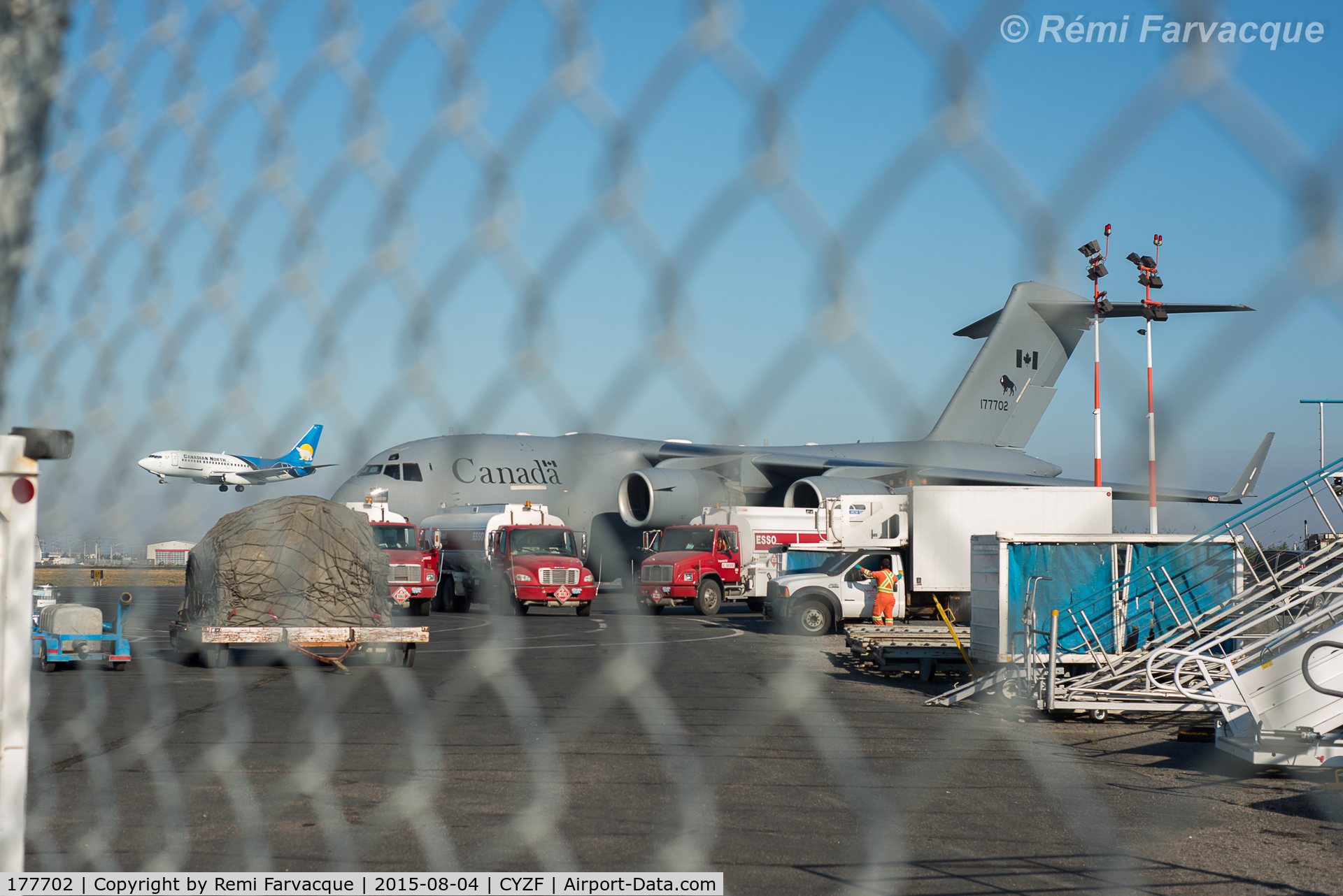 177702, 2007 Boeing CC-177 Globemaster III C/N F-180, Being loaded up & refuelling, just after 0900h.