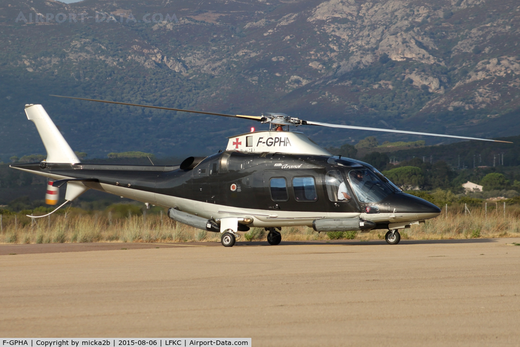 F-GPHA, 2008 Agusta A-109S Grand C/N 22073, Taxiing