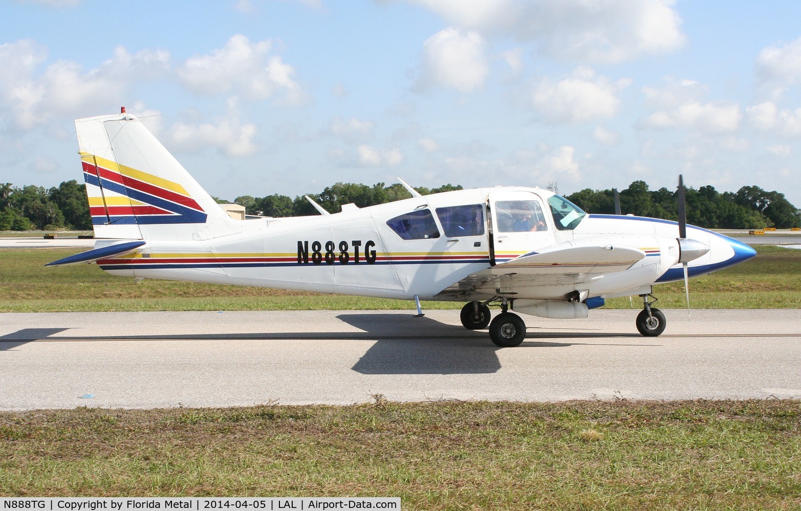 N888TG, 1976 Piper PA-23-250 C/N 27-7654032, Piper PA-23-250