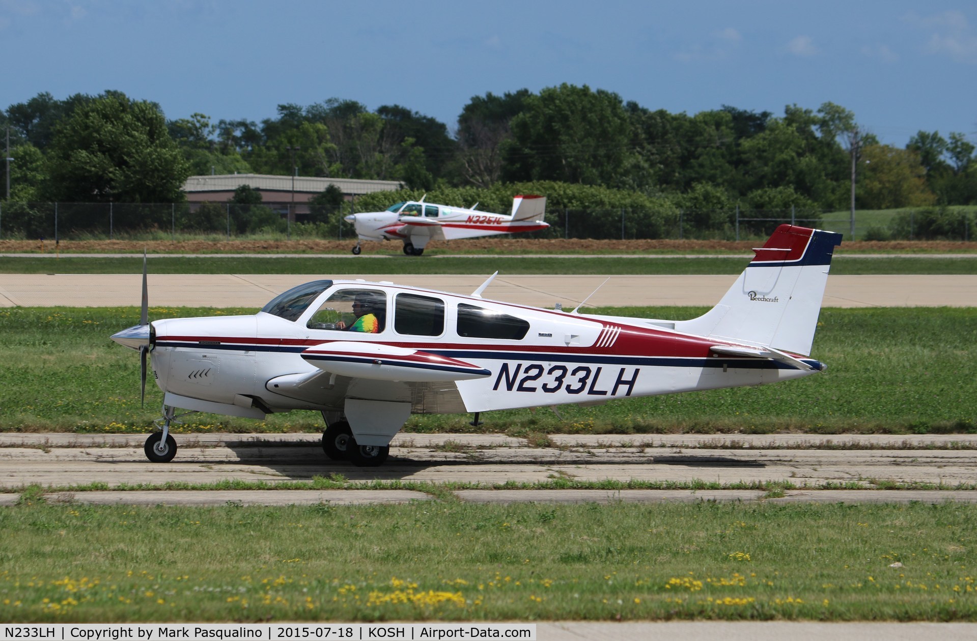 N233LH, 1974 Beech F33A Bonanza C/N CE-550, Beech F33A