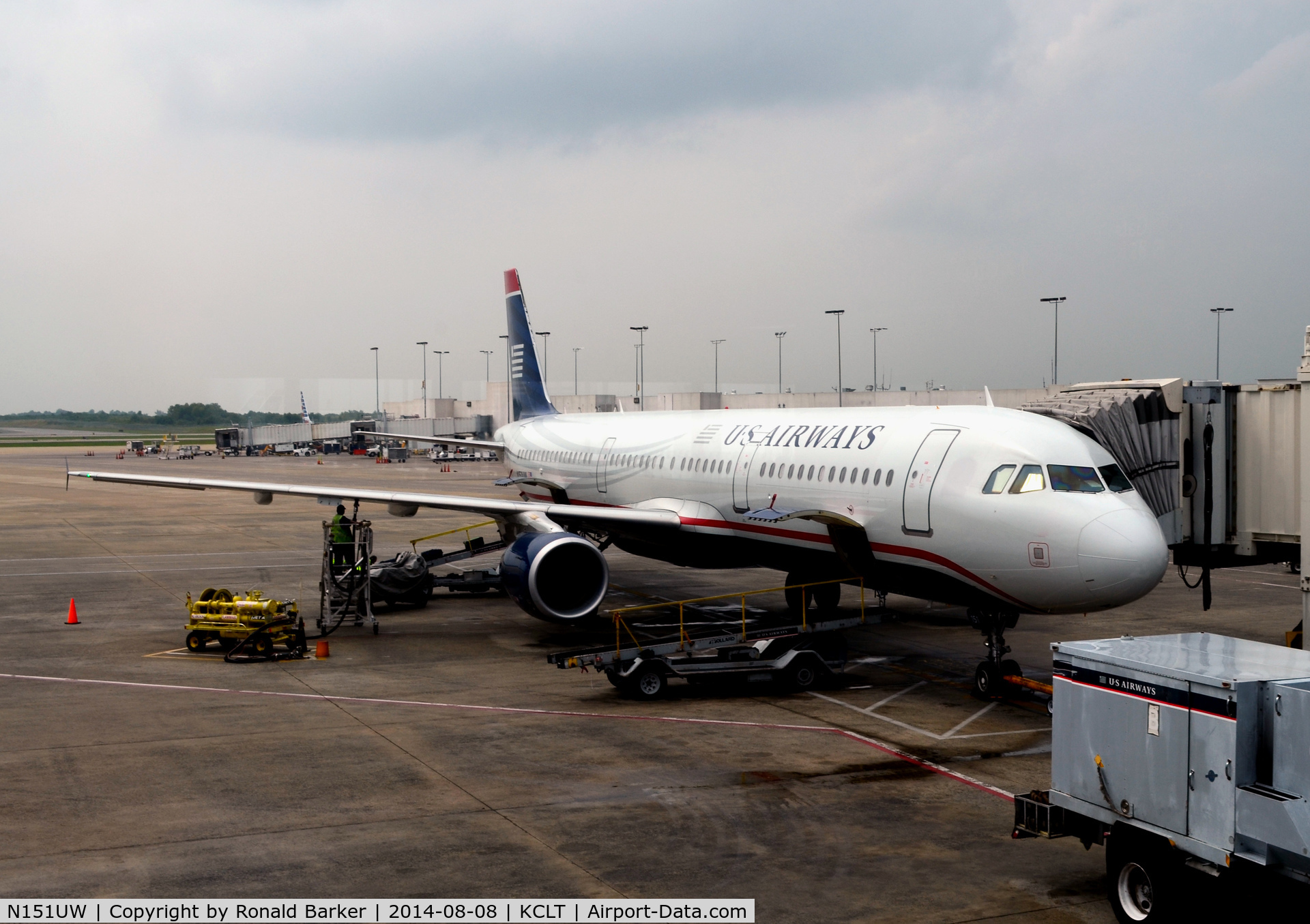 N151UW, 2013 Airbus A321-211 C/N 5513, At the gate CLT