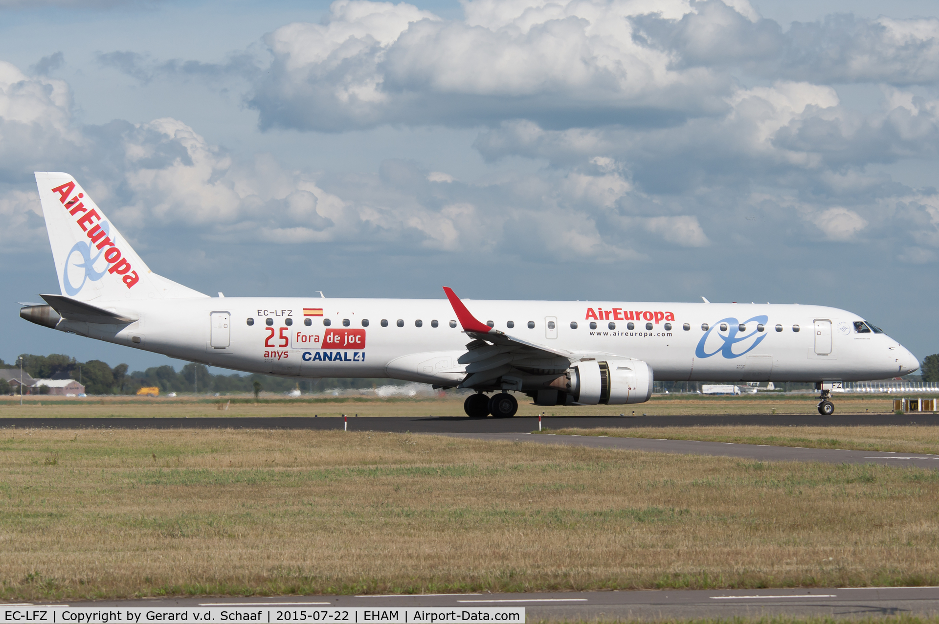 EC-LFZ, 2010 Embraer 195LR (ERJ-190-200LR) C/N 19000357, Schiphol, July 2015