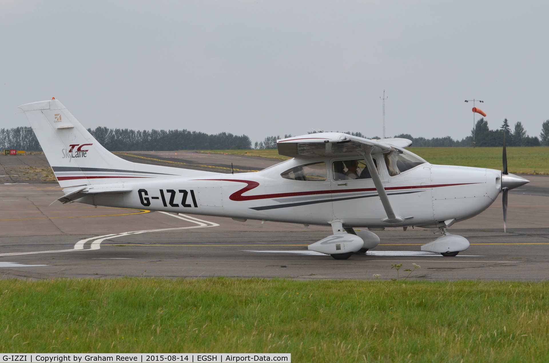 G-IZZI, 2001 Cessna T182T Turbo Skylane C/N T18208100, Departing from Norwich.