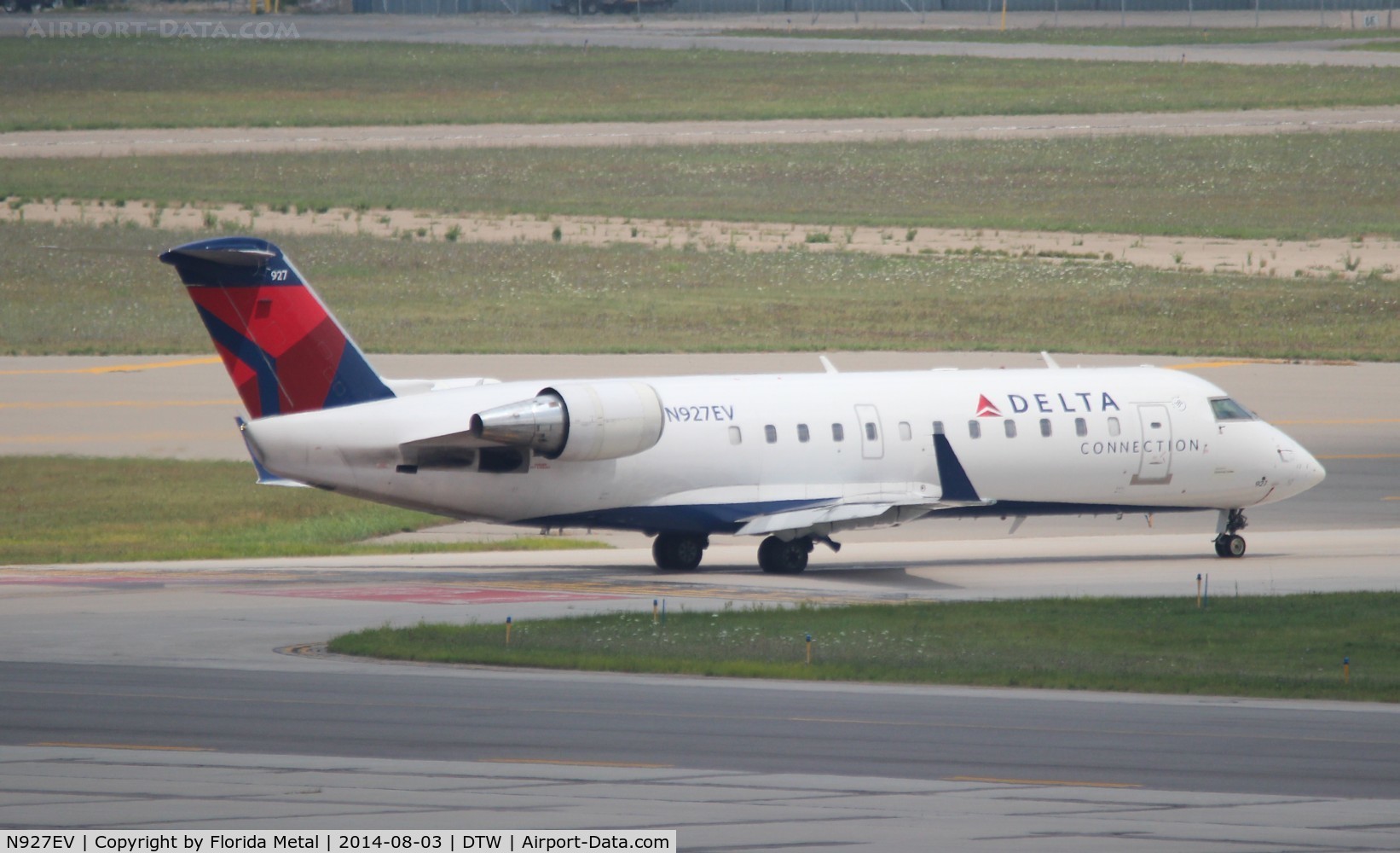 N927EV, 2003 Bombardier CRJ-200ER (CL-600-2B19 C/N 7844, Delta Connection