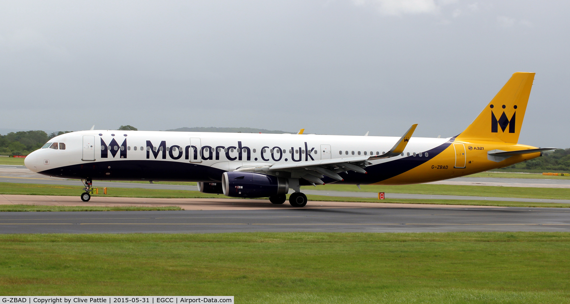 G-ZBAD, 2013 Airbus A321-231 C/N 5582, Monarch action at Manchester EGCC