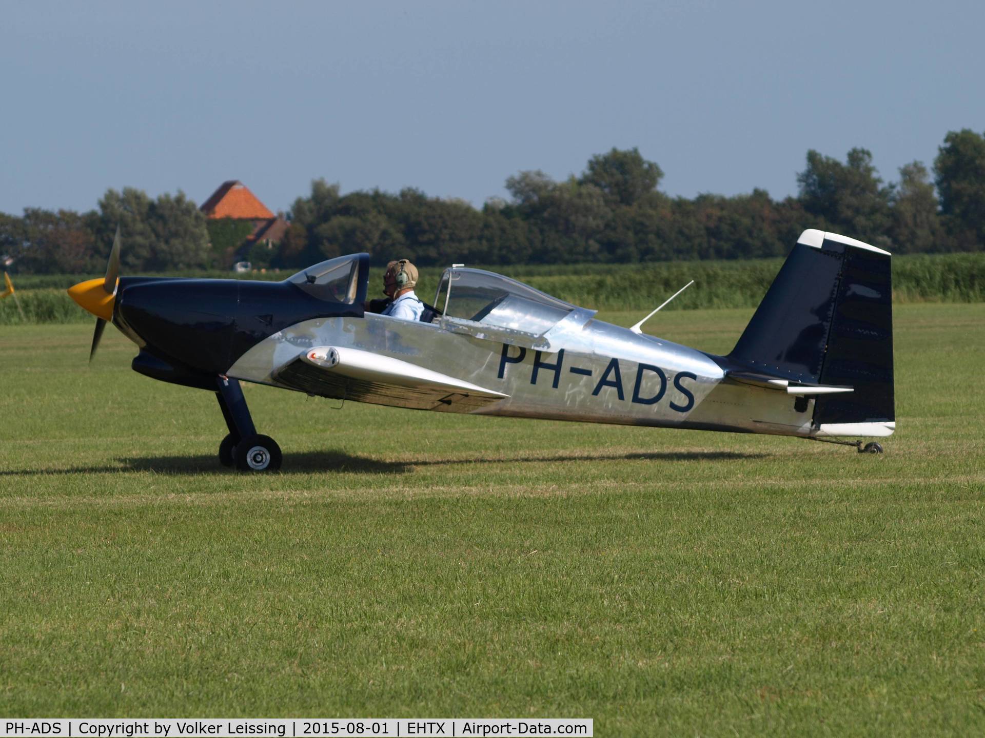 PH-ADS, 2013 Vans RV 7 C/N 73833, taxi to rwy after airshow