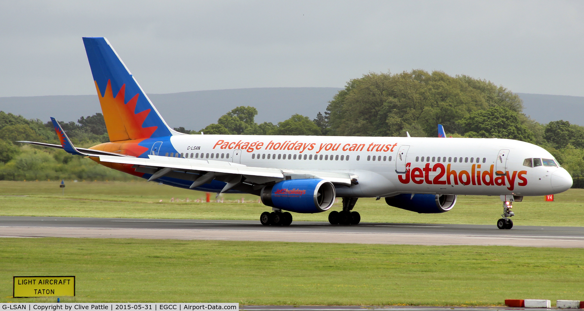 G-LSAN, 1994 Boeing 757-2K2 C/N 26635, Landing roll at EGCC