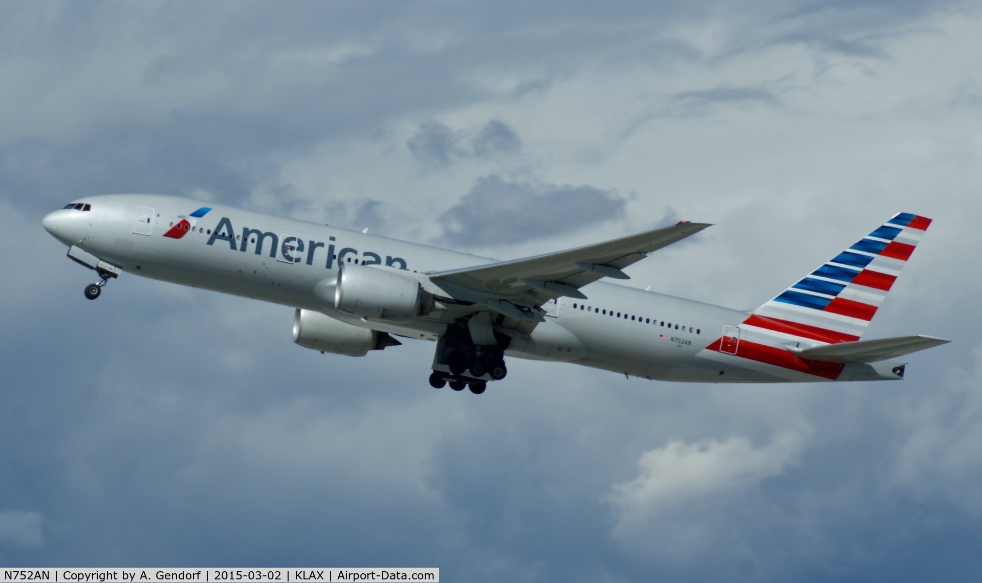 N752AN, 2001 Boeing 777-223 C/N 30260, American Airlines, seen here during take off climb at Los Angeles Int'l(KLAX)