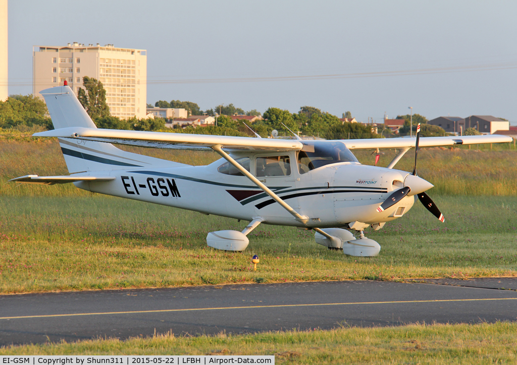 EI-GSM, 1998 Cessna 182S Skylane C/N 18280188, Parked on the grass...