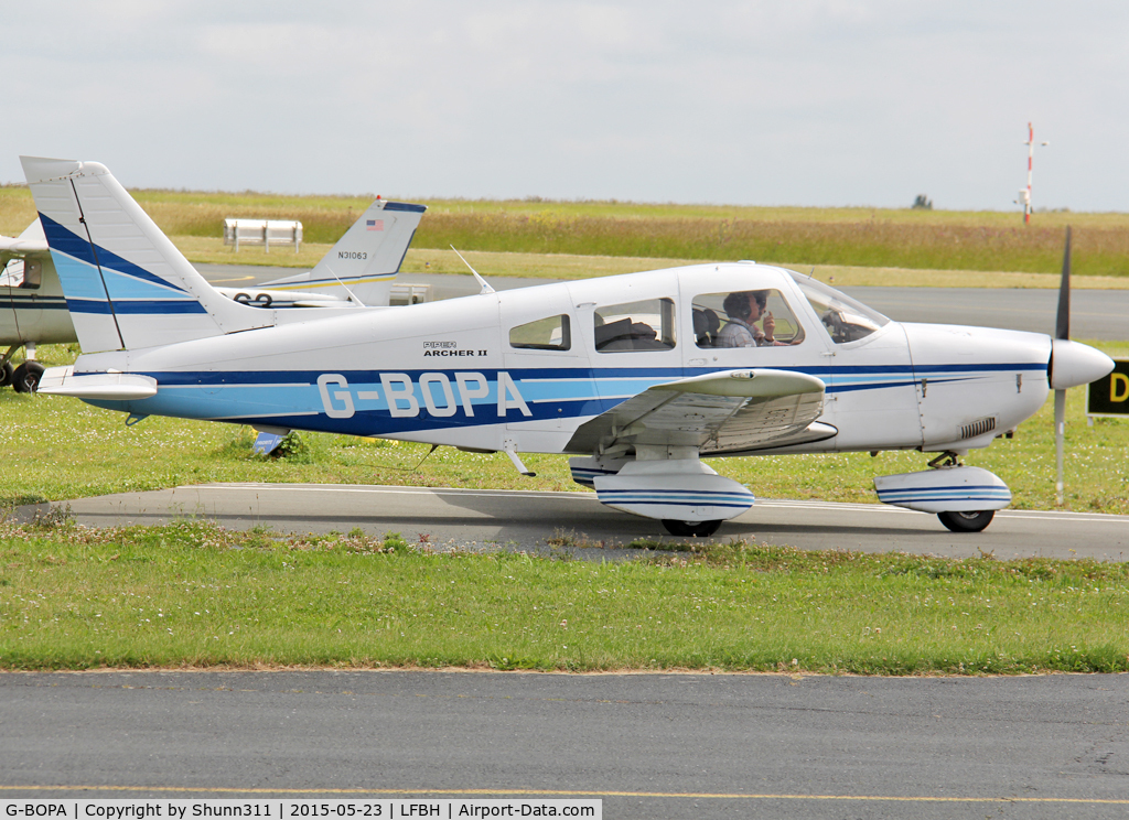 G-BOPA, 1984 Piper PA-28-181 Cherokee Archer II C/N 28-8490024, Taxiing for departure...