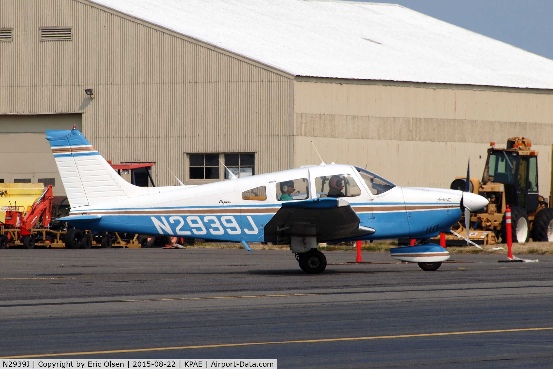 N2939J, 1979 Piper PA-28-181 C/N 28-7990576, Piper during engine warm up.
