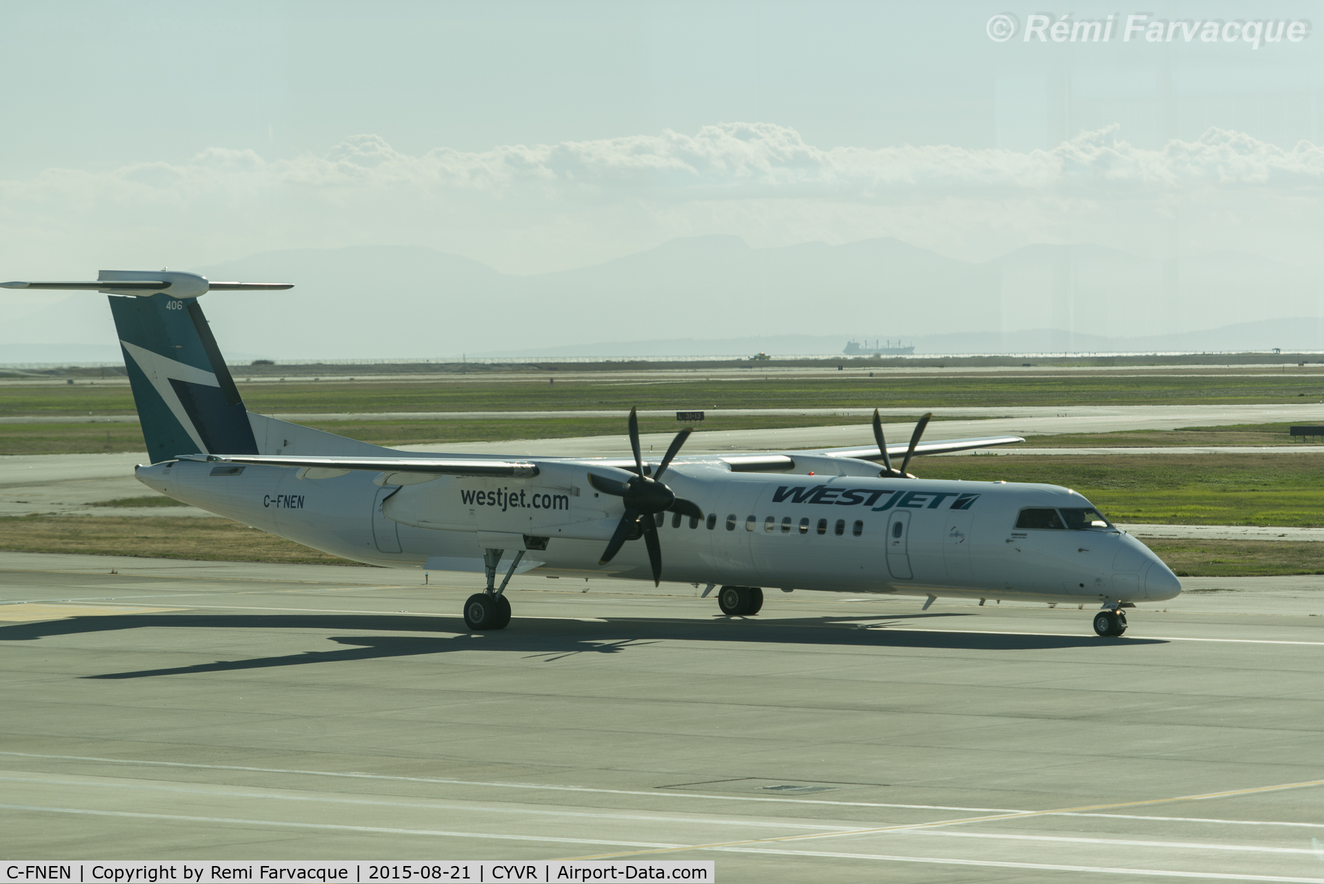 C-FNEN, 2007 De Havilland Canada DHC-8-402Q Dash 8 C/N 4185, Taxiing for take-off.