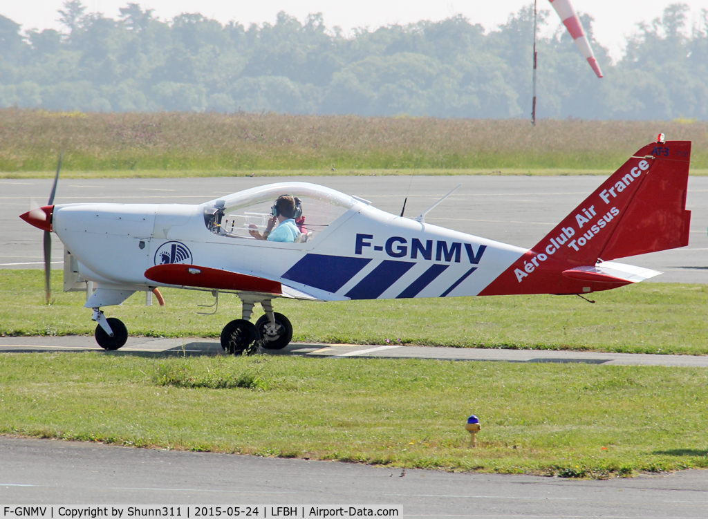 F-GNMV, 2008 Aero AT-3 R100 C/N AT3-032, Taxiing for departure...