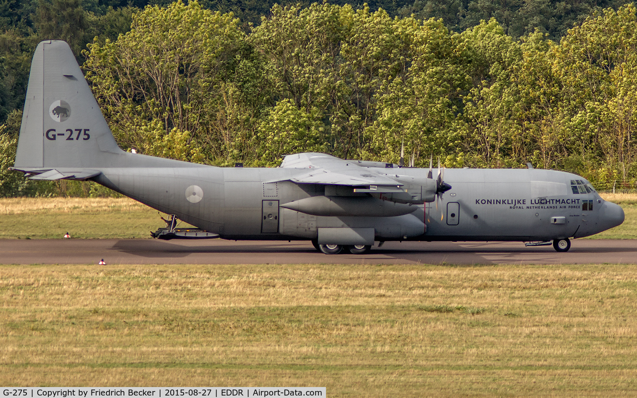 G-275, 1993 Lockheed C-130H-30 Hercules C/N 382-5275, taxying to the apron