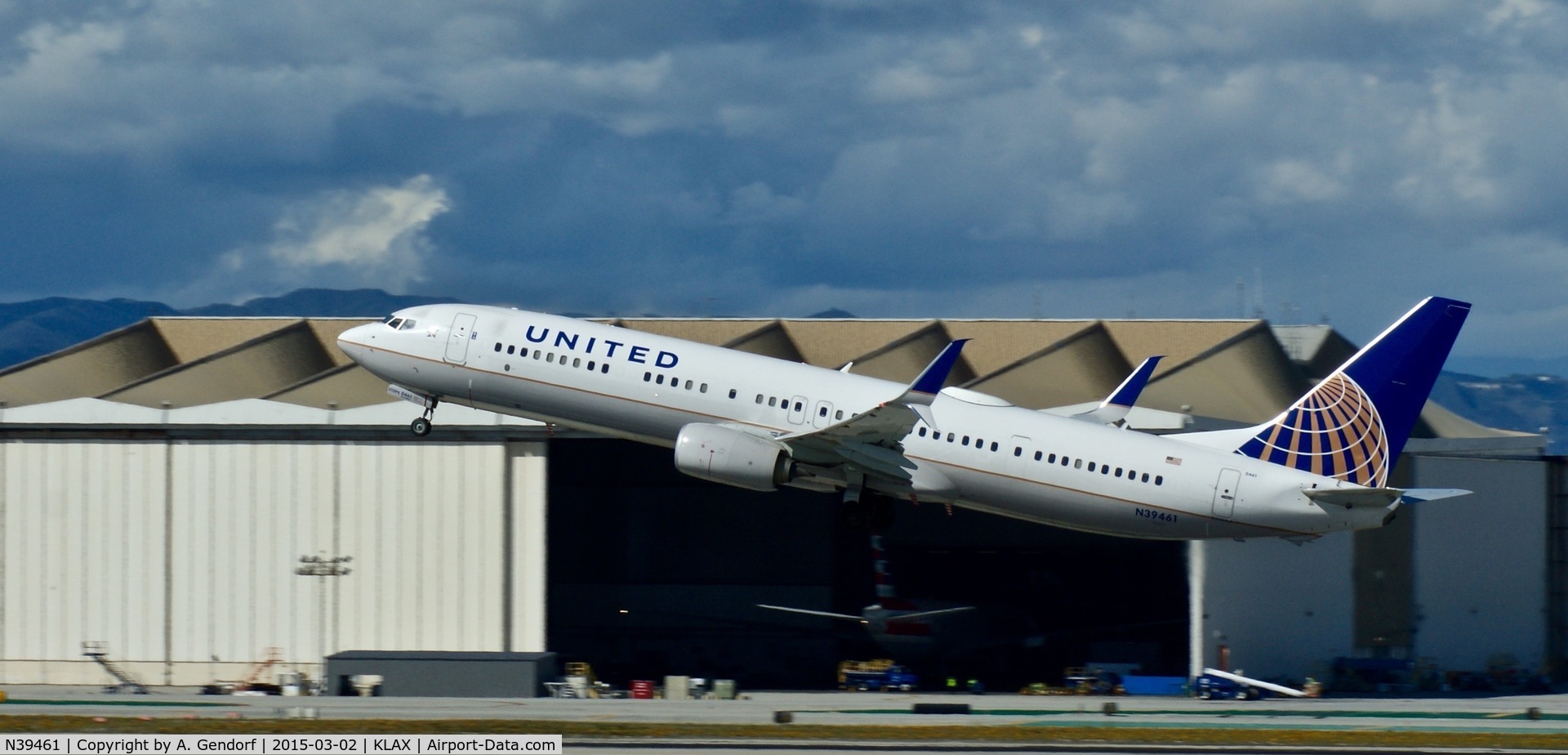 N39461, 2012 Boeing 737-924/ER C/N 37201, United, is here taking off at Los Angeles Int'l(KLAX)