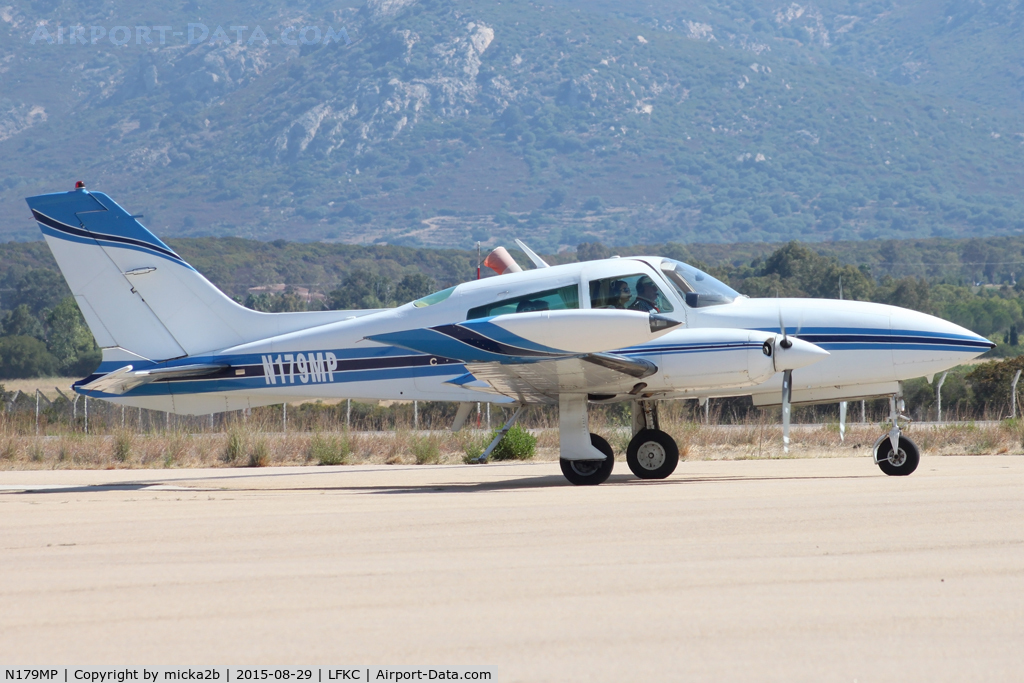 N179MP, 1979 Cessna 310R C/N 310R1638, Taxiing
