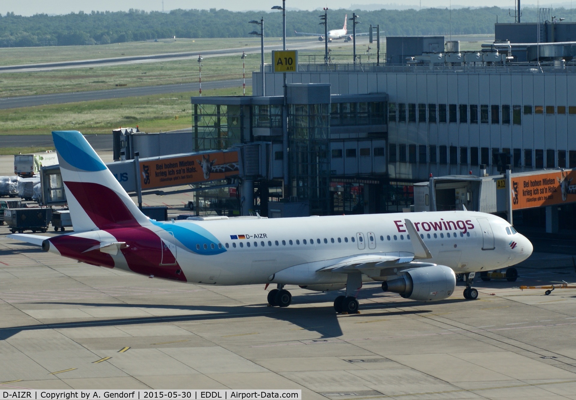 D-AIZR, 2013 Airbus A320-214 C/N 5525, Eurowings, seen here at the gate at Düsseldorf Int'l(EDDL), waiting for the next flight