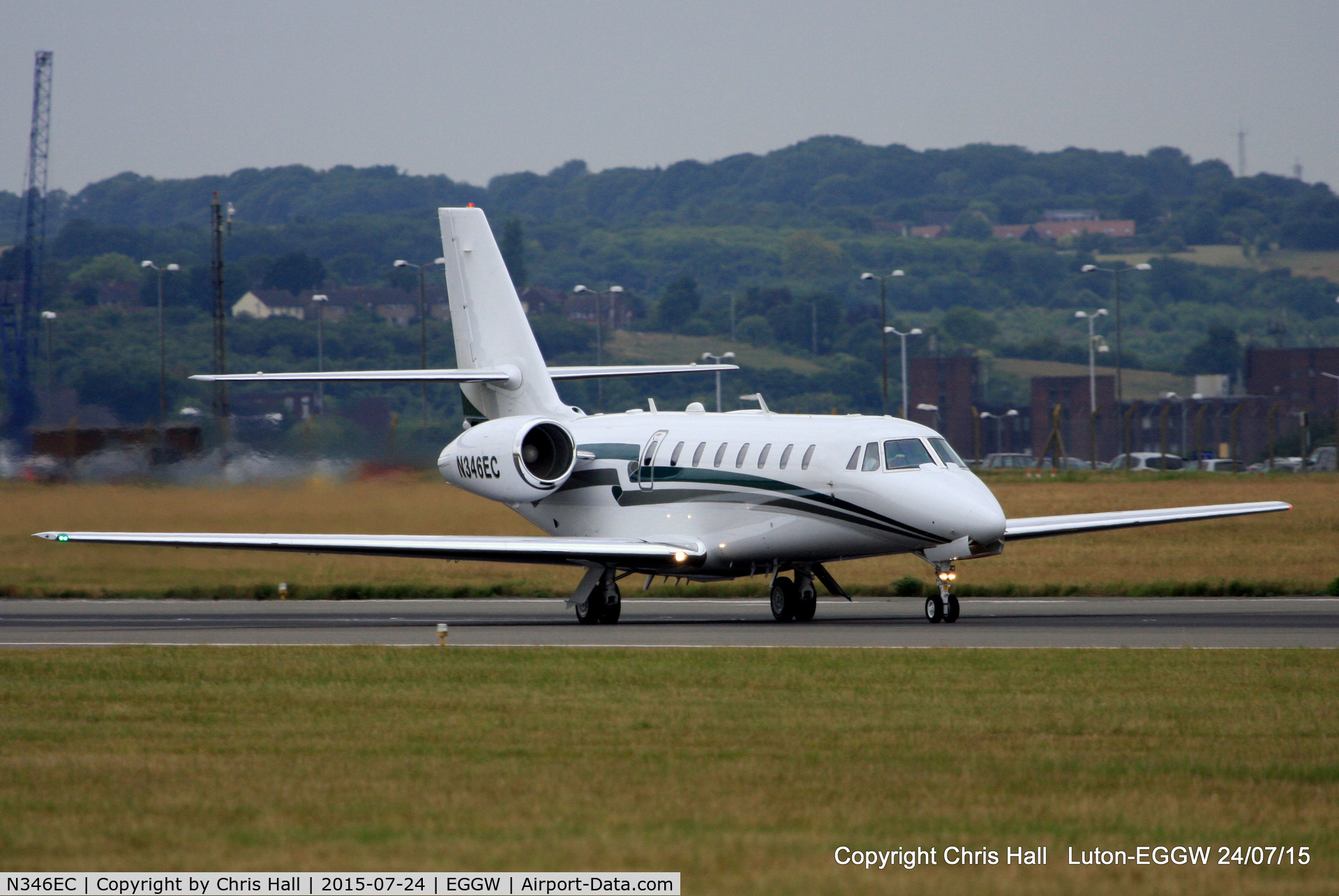 N346EC, 2015 Cessna 680 Citation Sovereign C/N 680-0346, departing from Luton