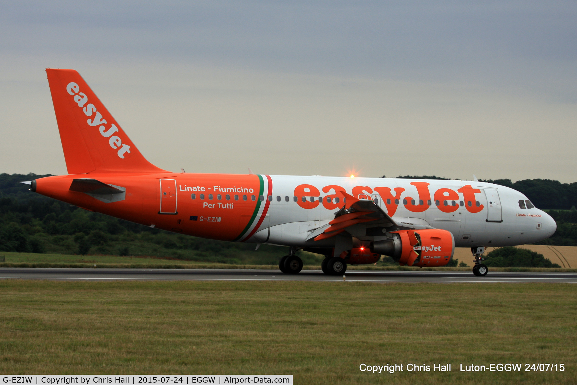 G-EZIW, 2005 Airbus A319-111 C/N 2578, easyJet