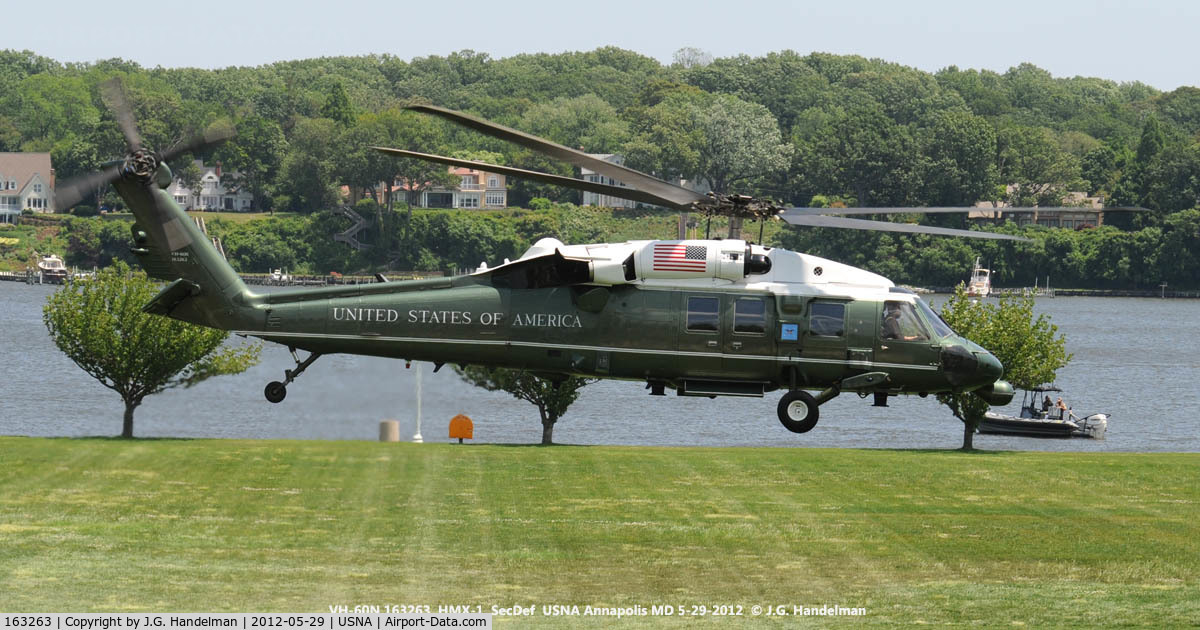 163263, 1988 Sikorsky VH-60N Whitehawk C/N 70-1181, Over Hospital Point U.S. Naval Academy.
