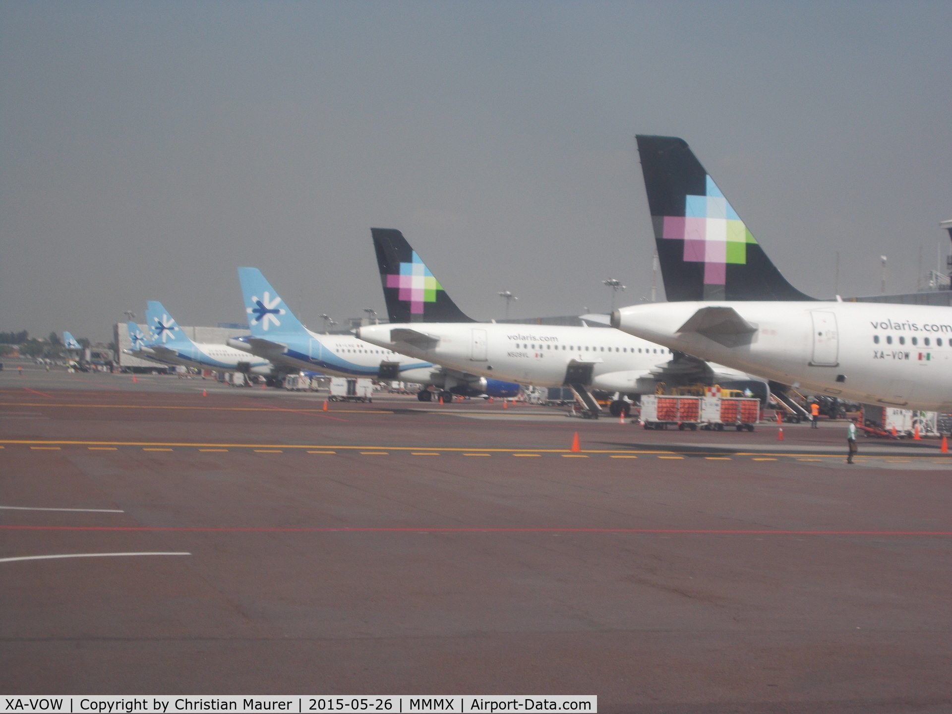 XA-VOW, 2008 Airbus A320-232 C/N 3543, Airbus A320 With other Aircraft at Mexico City