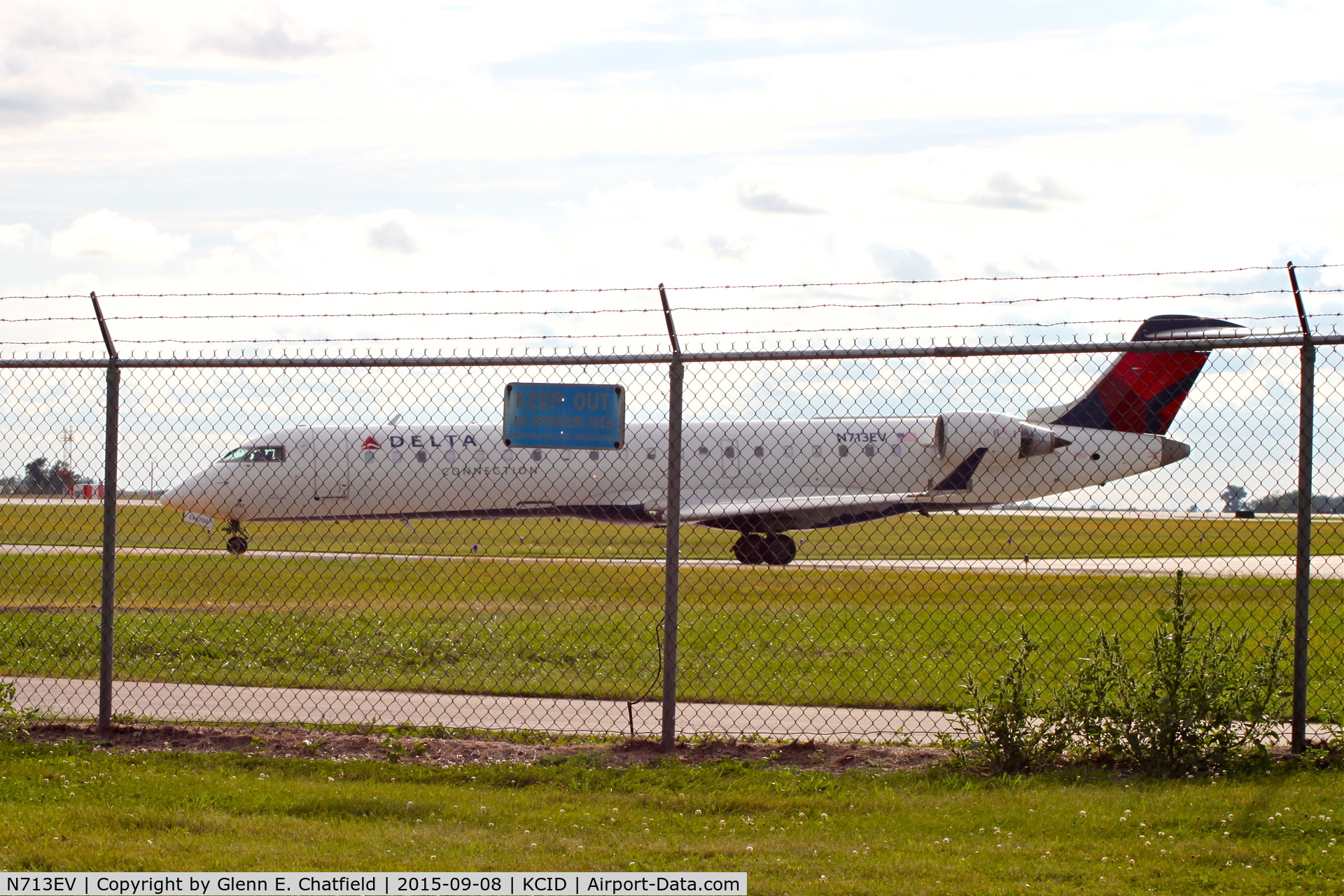 N713EV, 2003 Bombardier CRJ-701 (CL-600-2C10) Regional Jet C/N 10081, Ready for departure at Runway 27