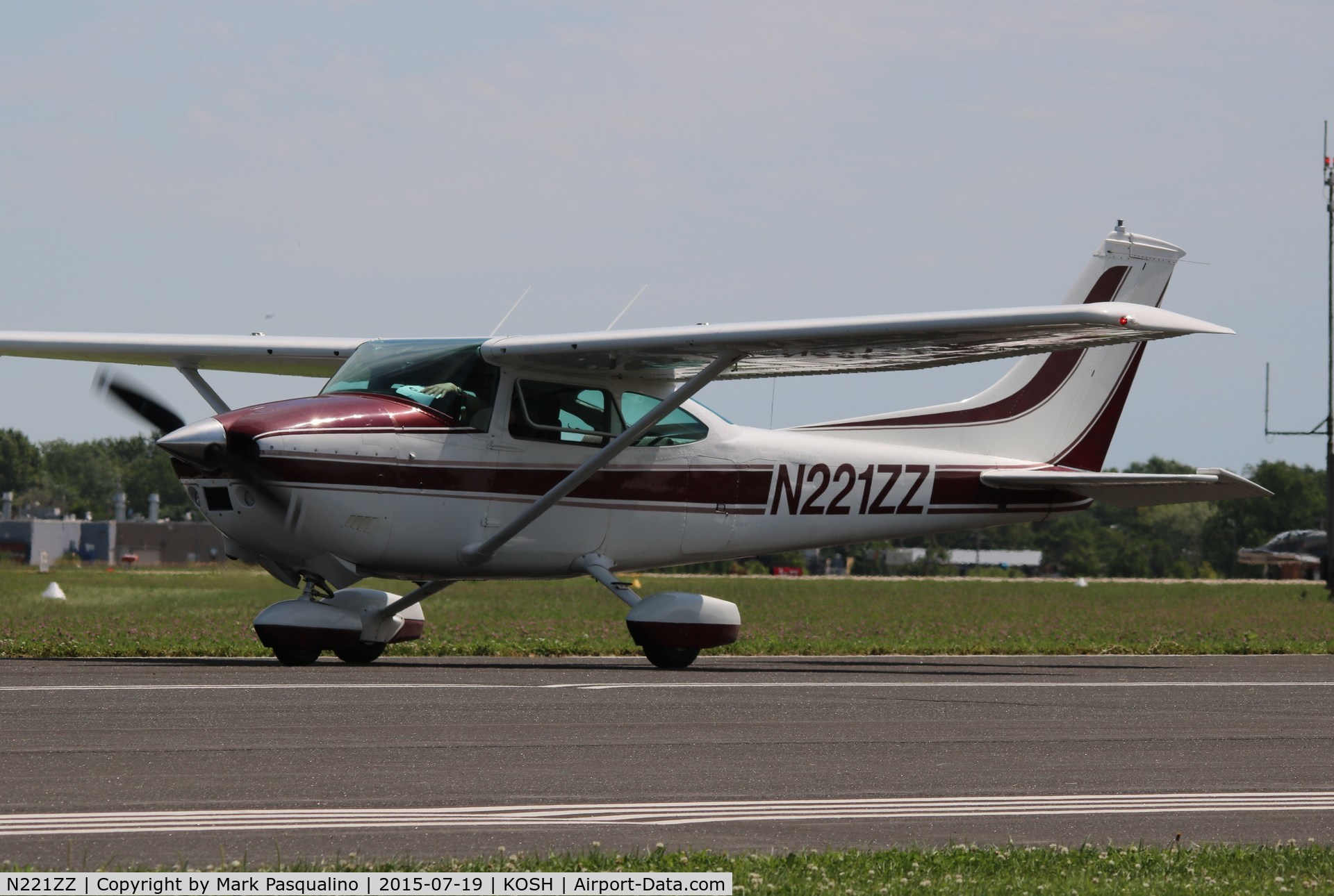 N221ZZ, 1975 Cessna 182P Skylane C/N 18264074, Cessna 182P