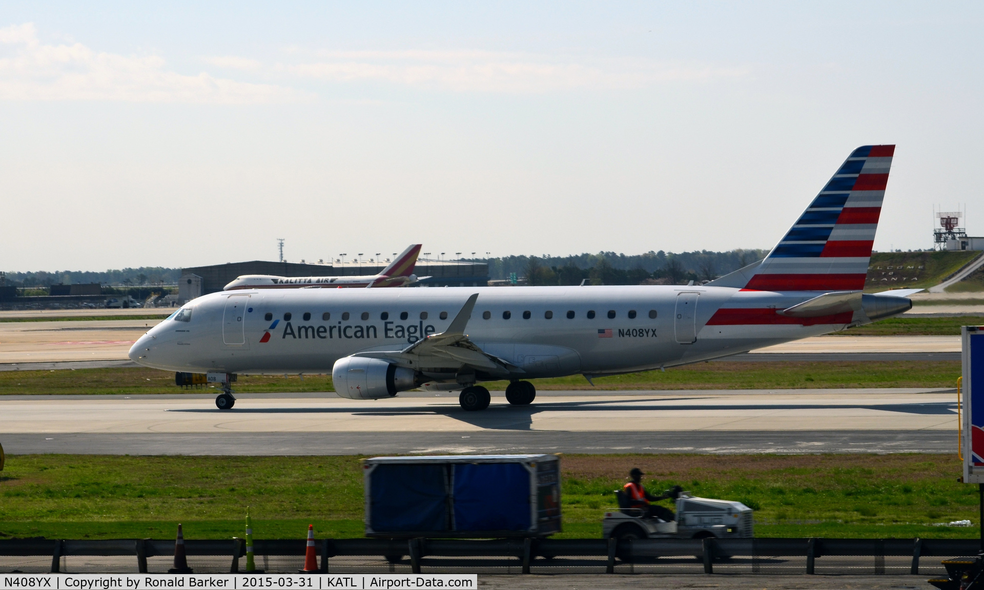 N408YX, 2013 Embraer 175LR (ERJ-170-200LR) C/N 17000371, Taxi Atlanta