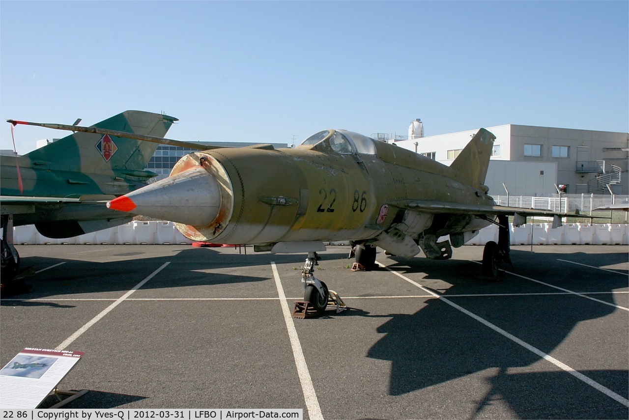 22 86, Mikoyan-Gurevich MiG-21M C/N 960513, Mikoyan-Gurevich MiG-21M, Preserved at Les Ailes Anciennes Museum, Toulouse-Blagnac