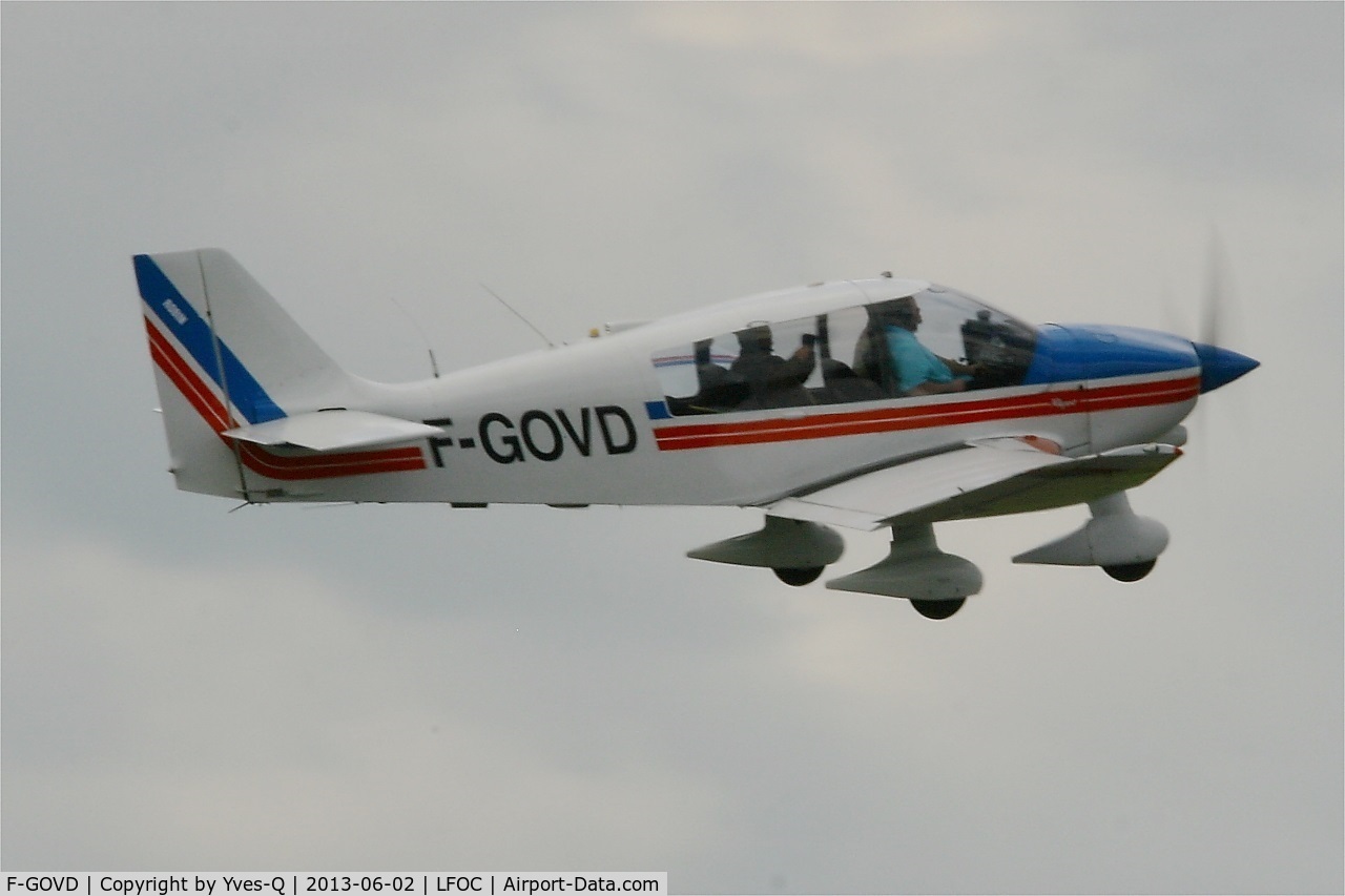 F-GOVD, Robin DR-400-180 Regent Regent C/N 2106, Robin DR-400-180, Take-off rwy 28, Châteaudun Air Base 279 (LFOC) Open day 2013