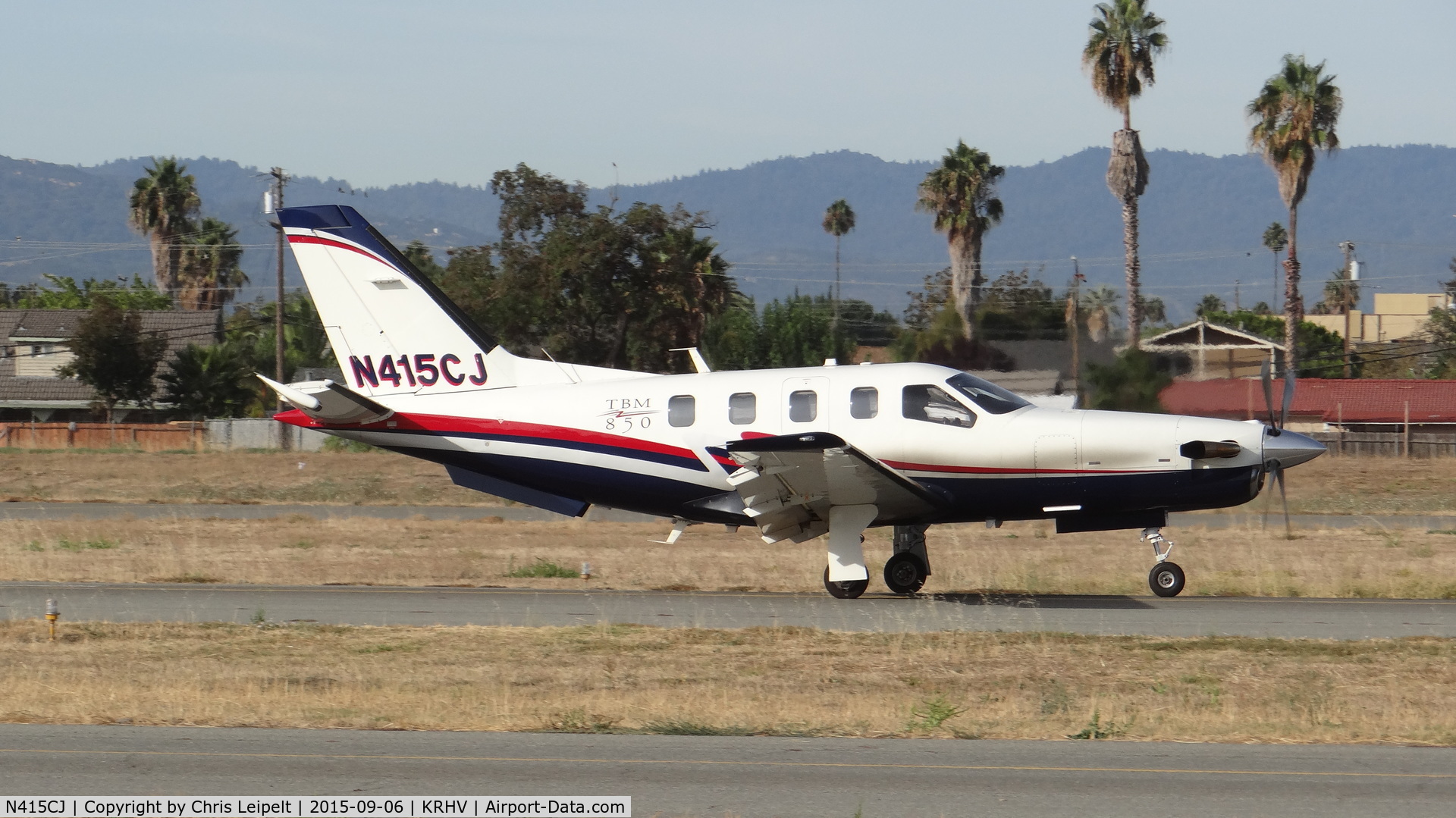 N415CJ, 2007 Socata TBM-700 C/N 415, Stratos Partners LLC (Los Gatos, CA) Socata TBM-850 landing runway 31R at Reid Hillview Airport, San Jose, CA.