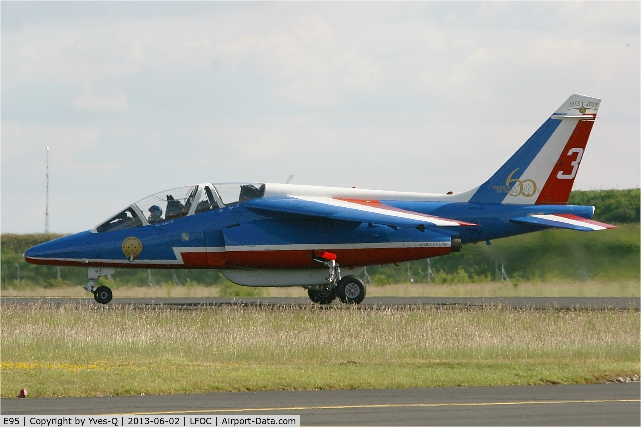 E95, Dassault-Dornier Alpha Jet E C/N E95, Dassault-Dornier Alpha Jet E (F-TERQ), Athos 03 of Patrouille De France 2013, Landing rwy 10, Châteaudun Air Base 279 (LFOC) Open day 2013