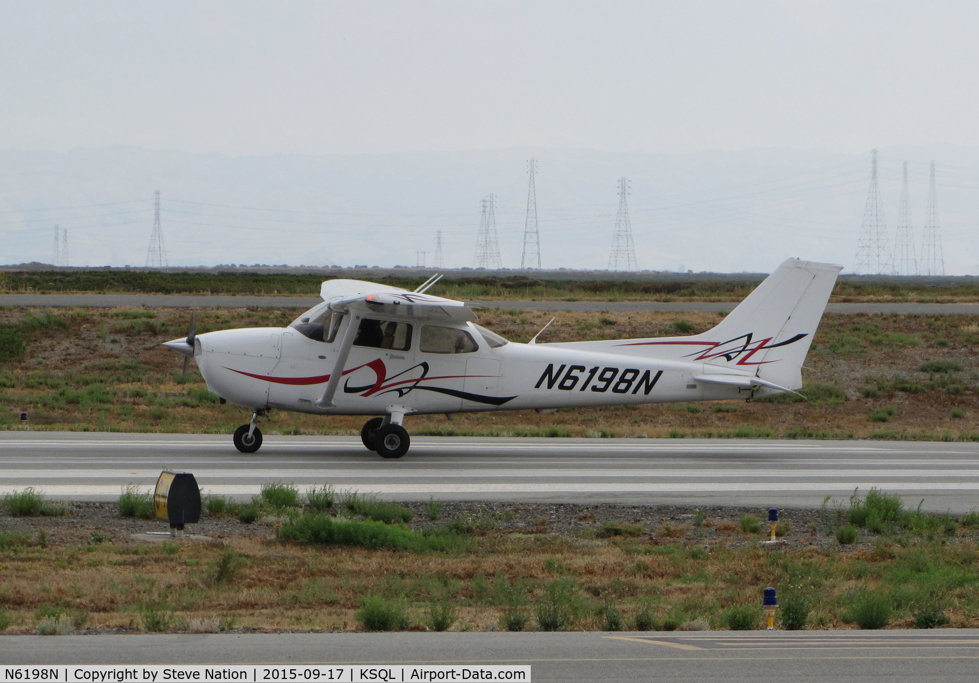 N6198N, 2008 Cessna 172S C/N 172S10792, Locally-Based 2008 Cessna 172S begins takeoff roll @ San Carlos Municipal Airport, CA