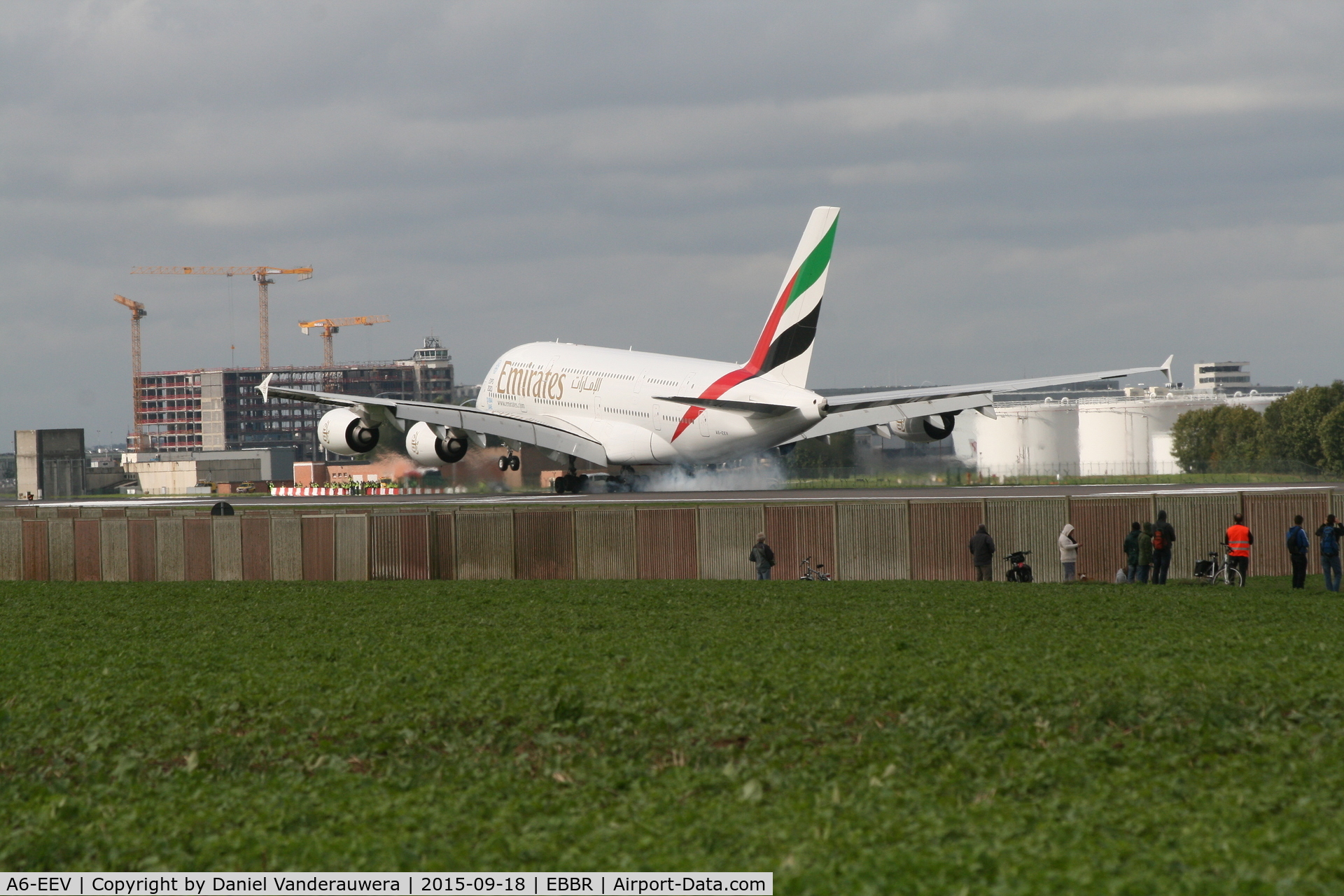A6-EEV, 2013 Airbus A380-861 C/N 150, Flight EK183  -  touch down on RWY 25L