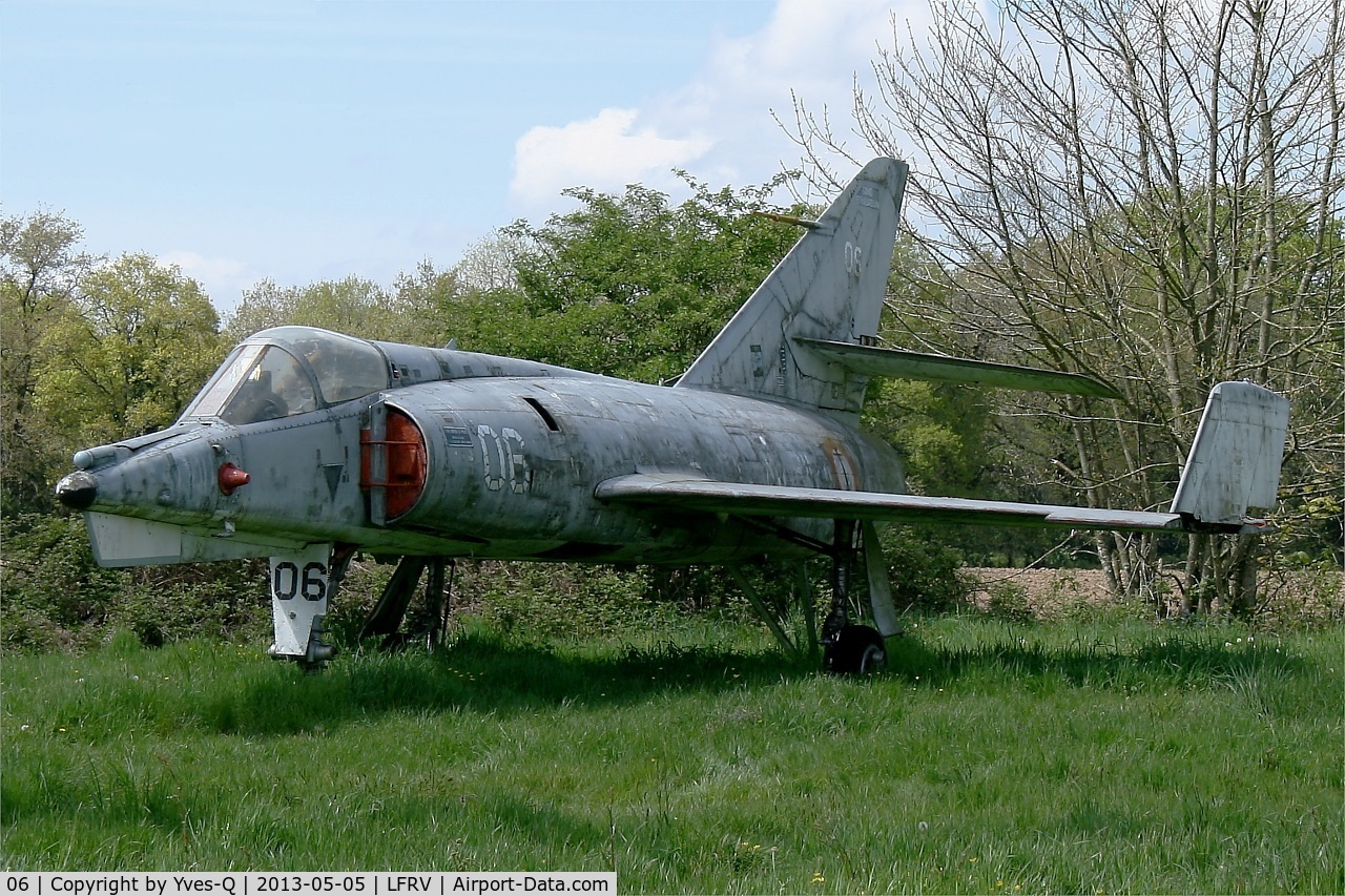 06, Dassault Etendard IV.M C/N 06, Dassault Etendard IV.M, MaVaMo Museum, Vannes-Meucon Airport  (LFRV-VNE)