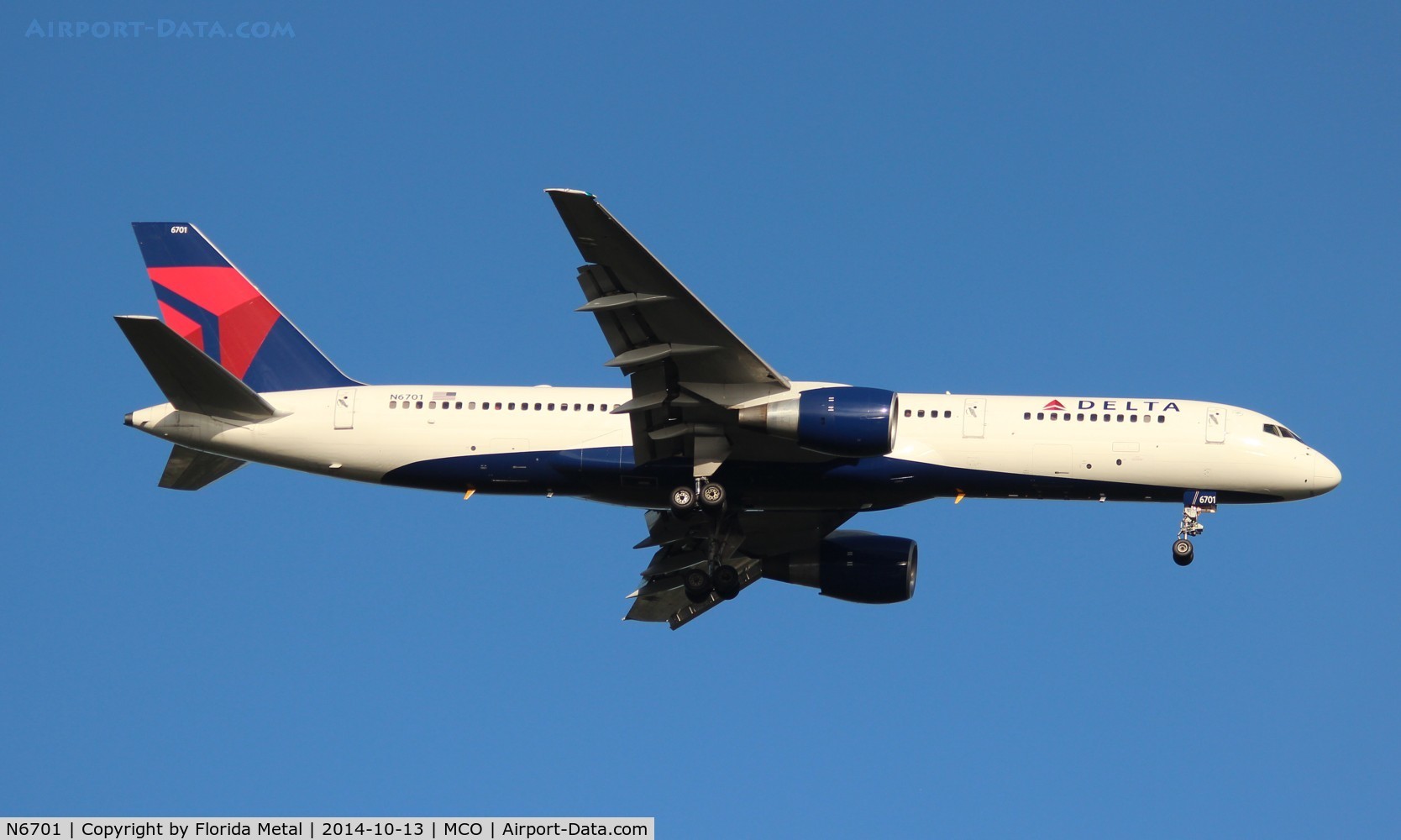 N6701, 1999 Boeing 757-232 C/N 30187, Delta
