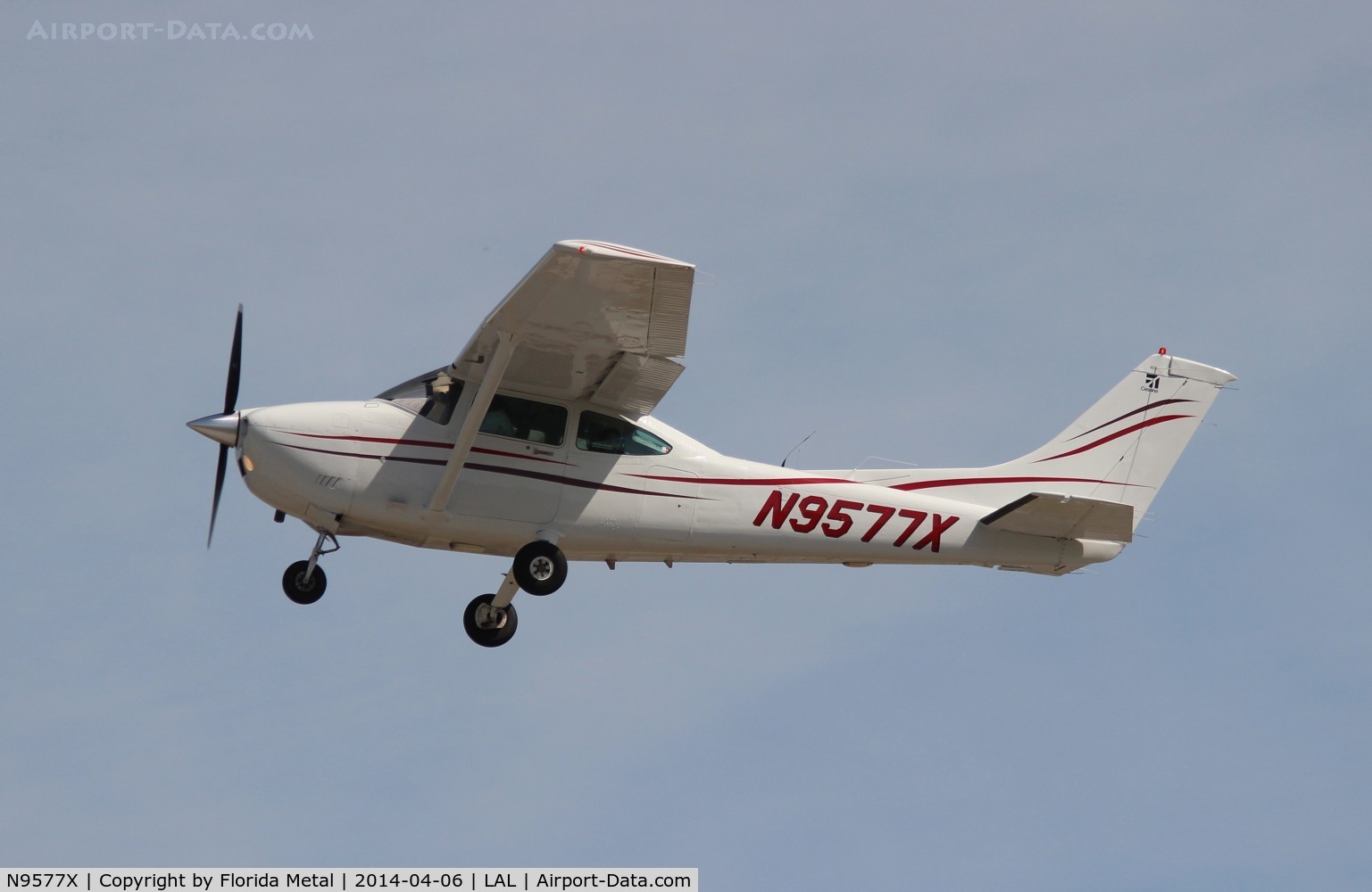 N9577X, Cessna 182R Skylane C/N 18268560, Cessna 182R
