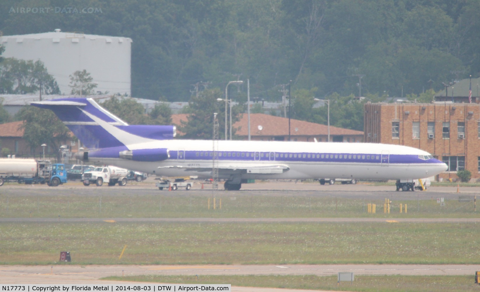 N17773, 1975 Boeing 727-227 C/N 21045, Colorado Rockies in town