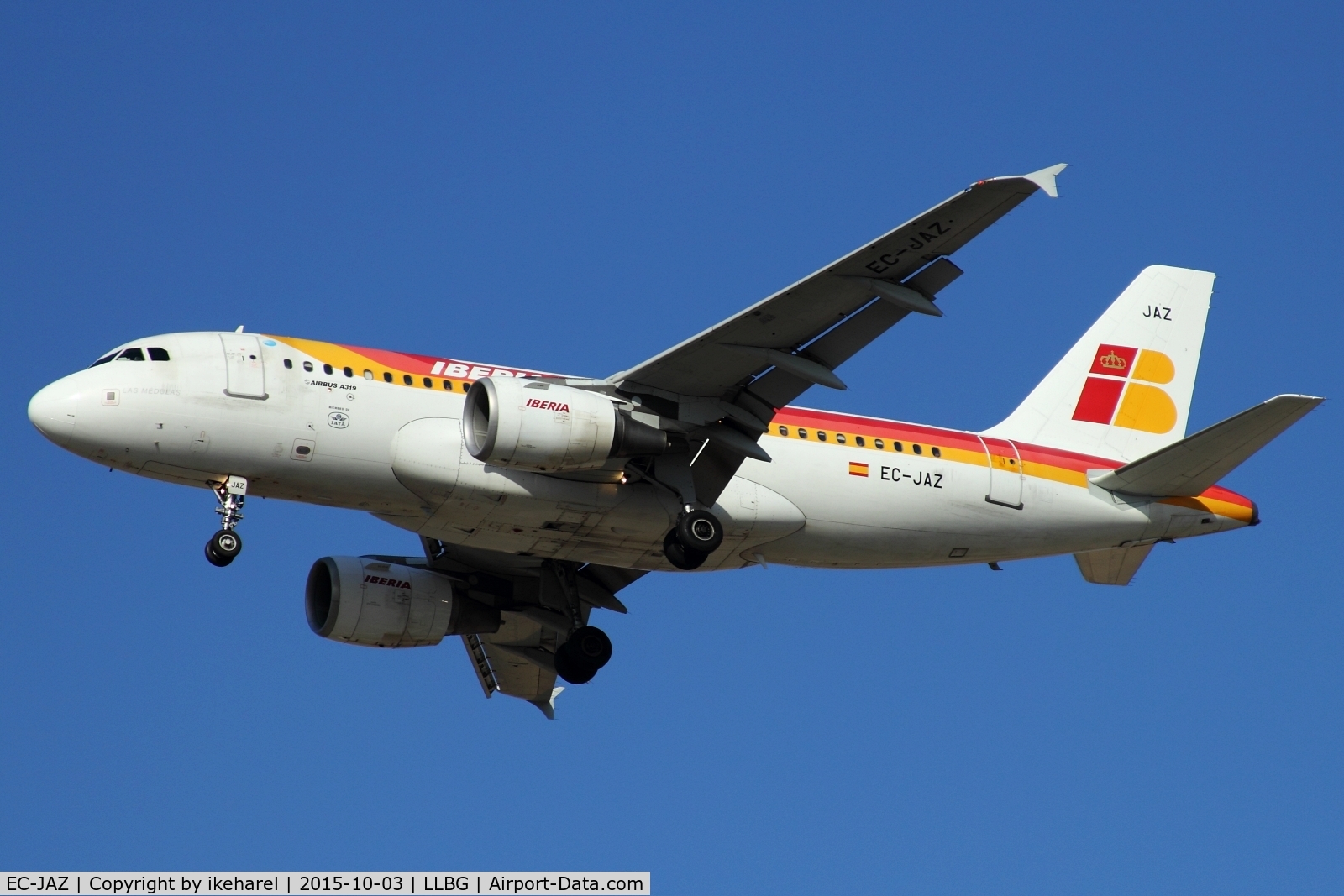 EC-JAZ, 2004 Airbus A319-111 C/N 2264, Flight from Madrid landing on runway 30.