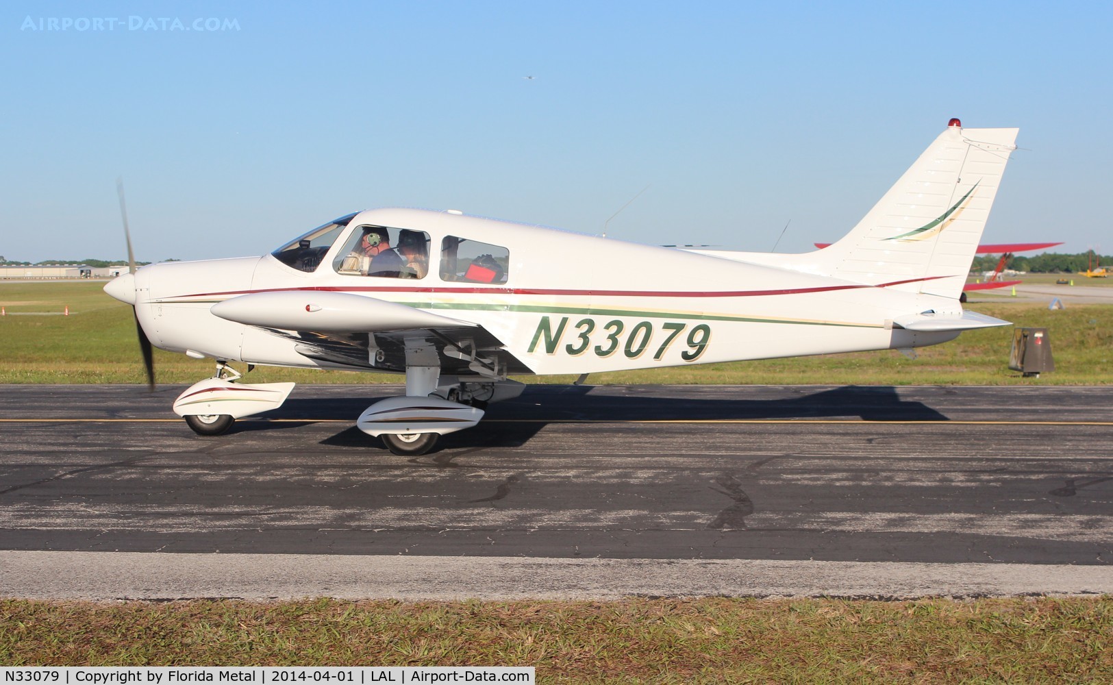 N33079, 1975 Piper PA-28-140 C/N 28-7525150, PA-28-140