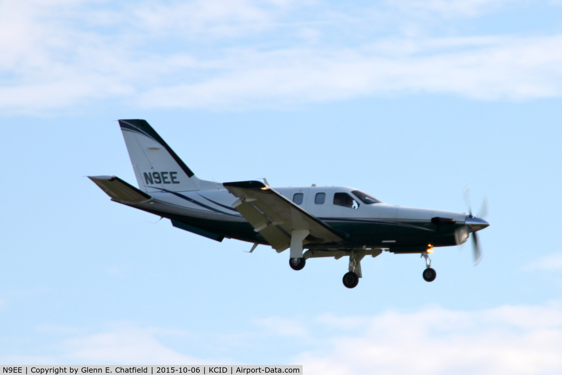 N9EE, 2003 Socata TBM-700 C/N 286, Final approach runway 27