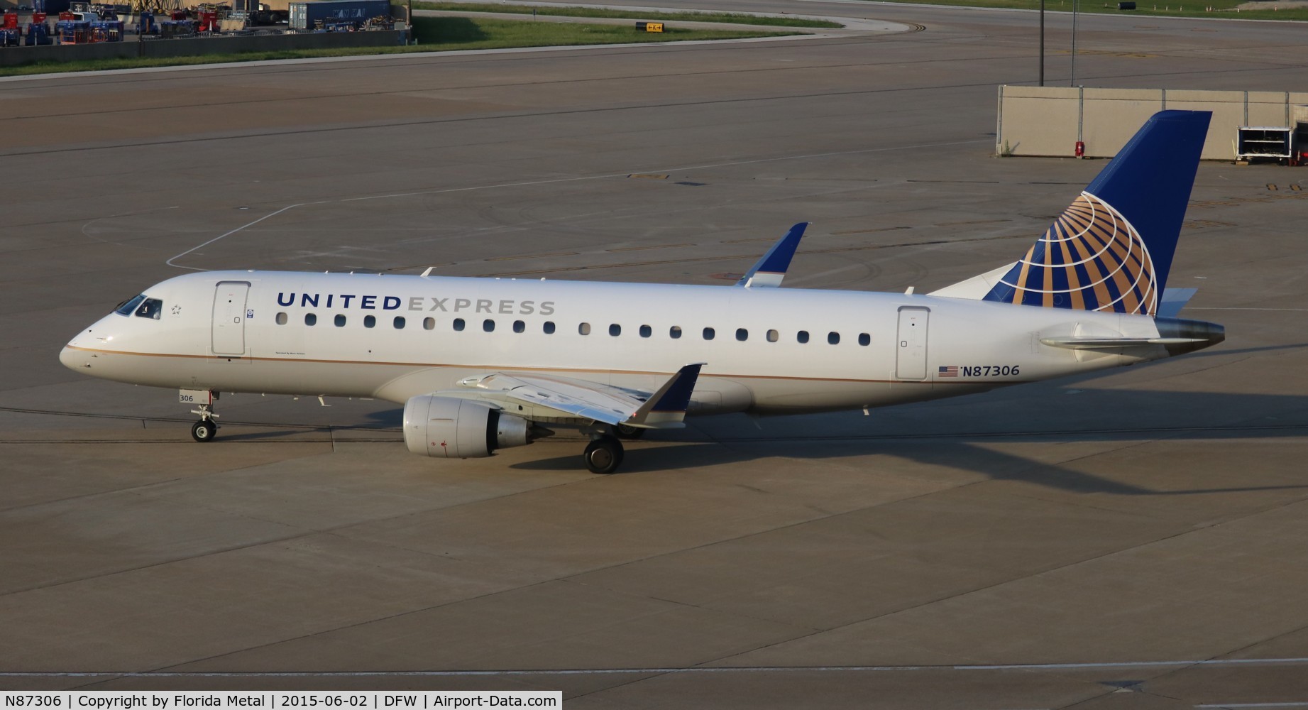 N87306, 2014 Embraer 175LR (ERJ-170-200LR) C/N 17000414, United Express E175