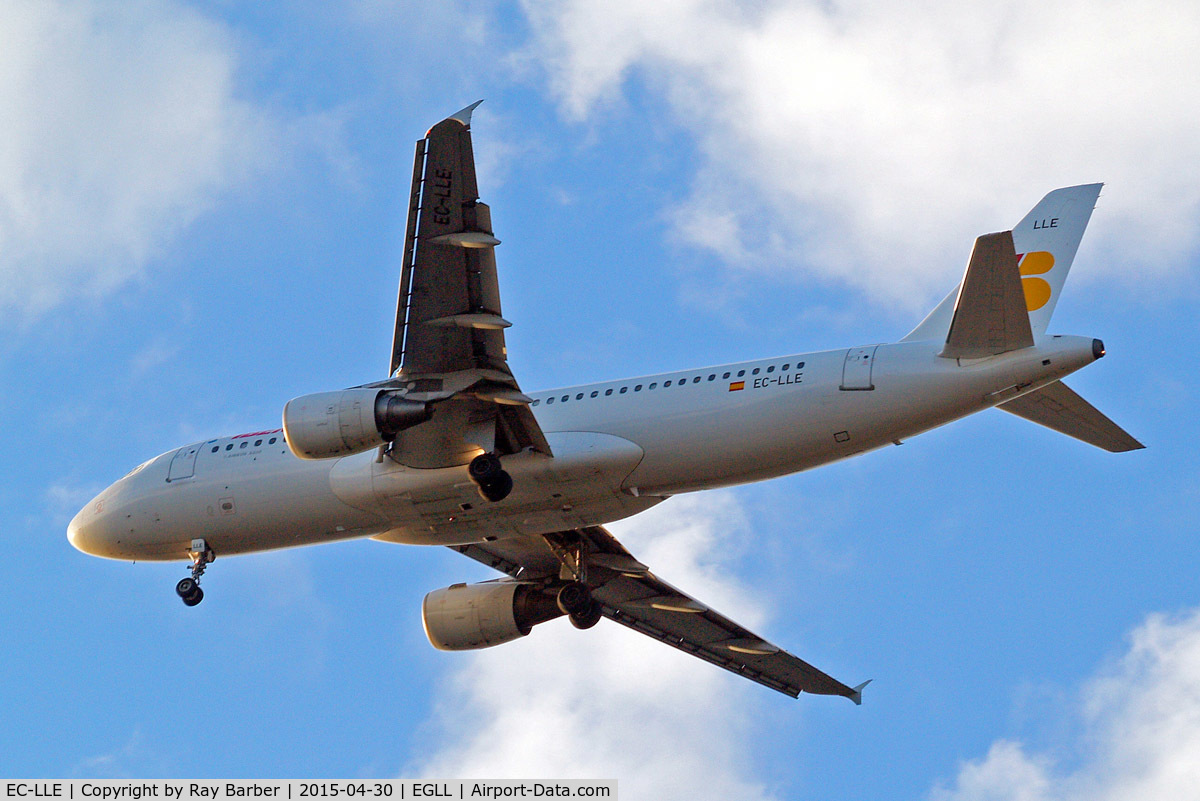 EC-LLE, 1999 Airbus A320-214 C/N 1119, Airbus A320-214 [1119] (Iberia Express) Home~G 30/04/2015. On approach 27R.