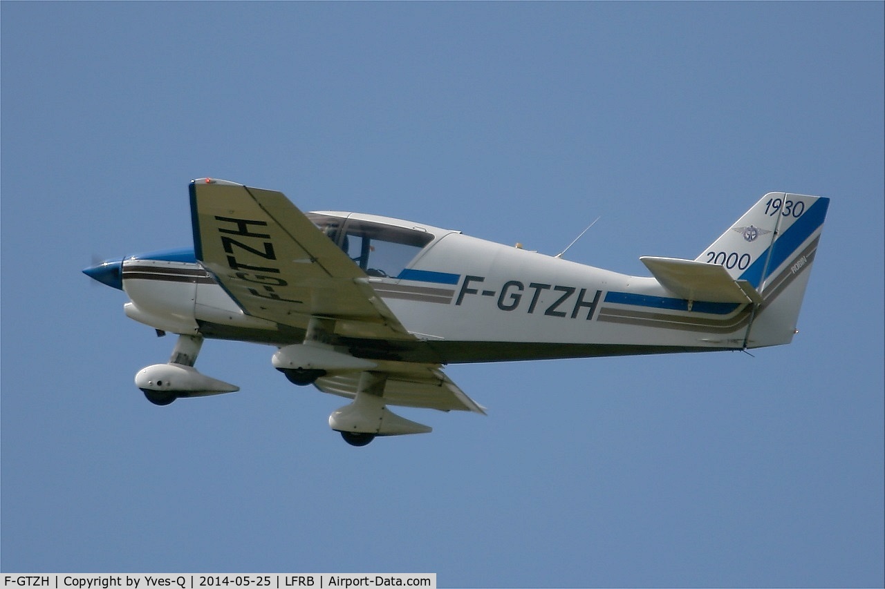F-GTZH, Robin DR-400-120 Petit Prince C/N 2455, Robin DR-400-120 Petit Prince, Take off Rwy 25L, Brest-Bretagne Airport (LFRB-BES)