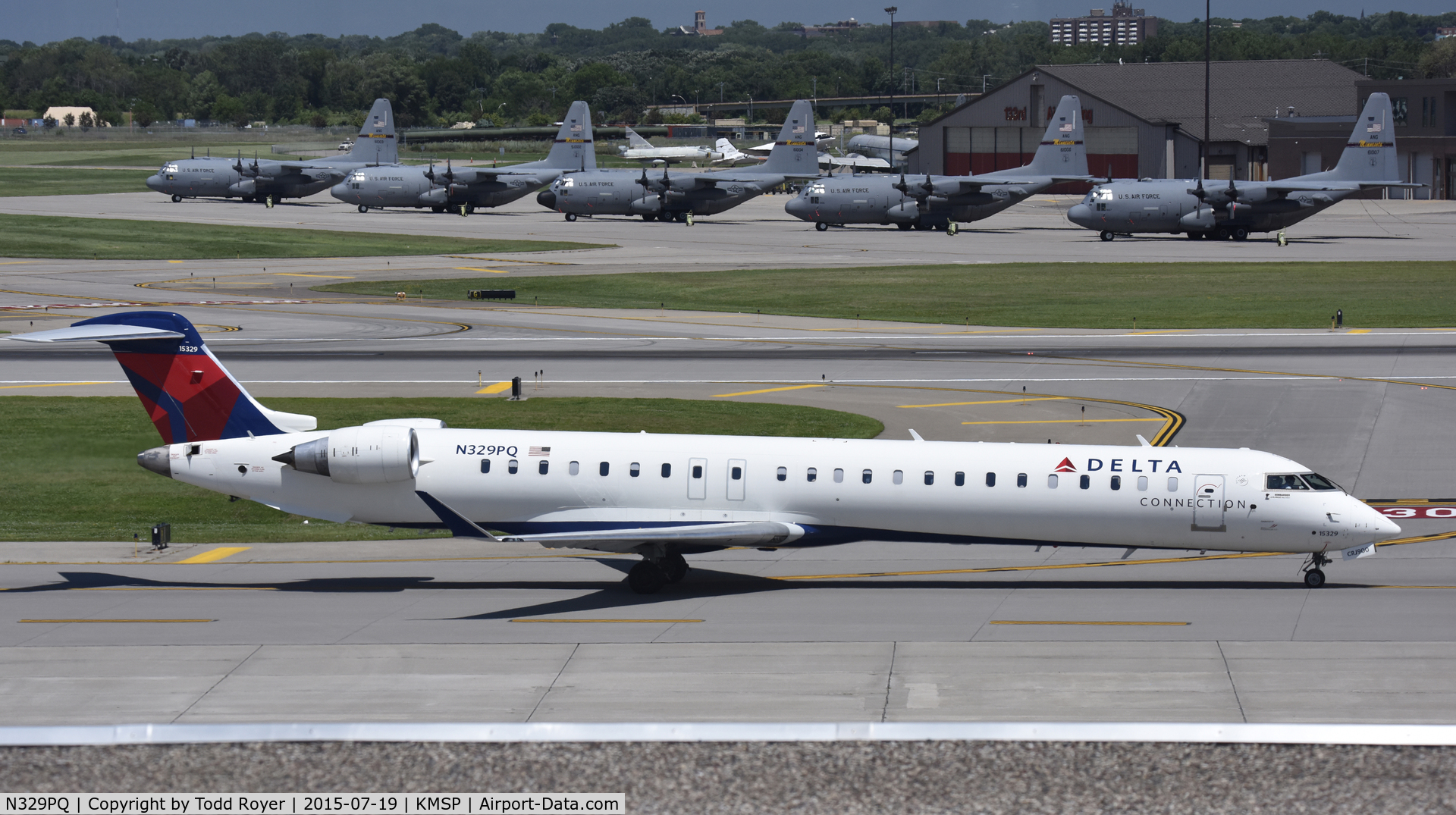 N329PQ, 2014 Bombardier CRJ-900 (CL-600-2D24) C/N 15329, Taxiing at MSP