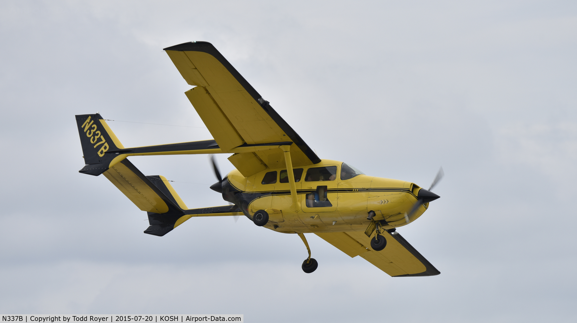 N337B, 1967 Cessna T337C Turbo Super Skymaster C/N 337-0775, Airventure 2015