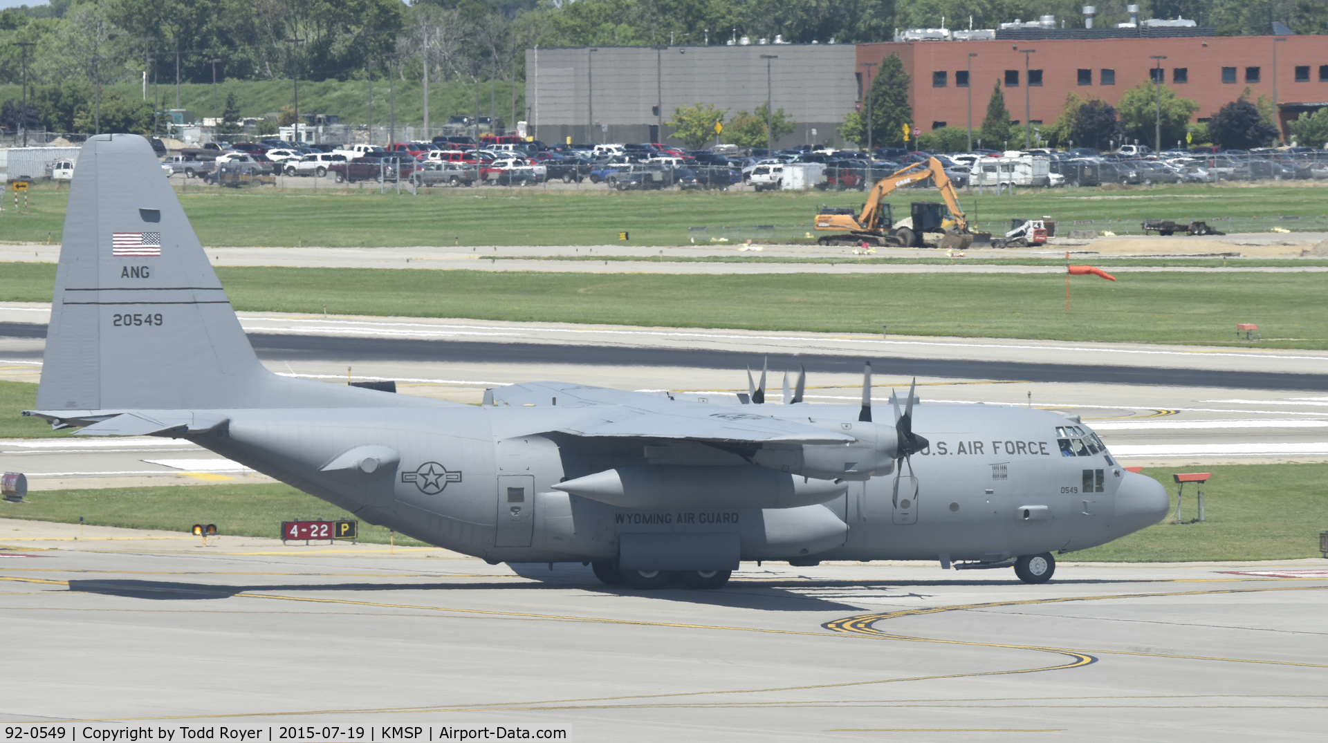 92-0549, 1992 Lockheed C-130H Hercules C/N 382-5337, Taxiing at MSP