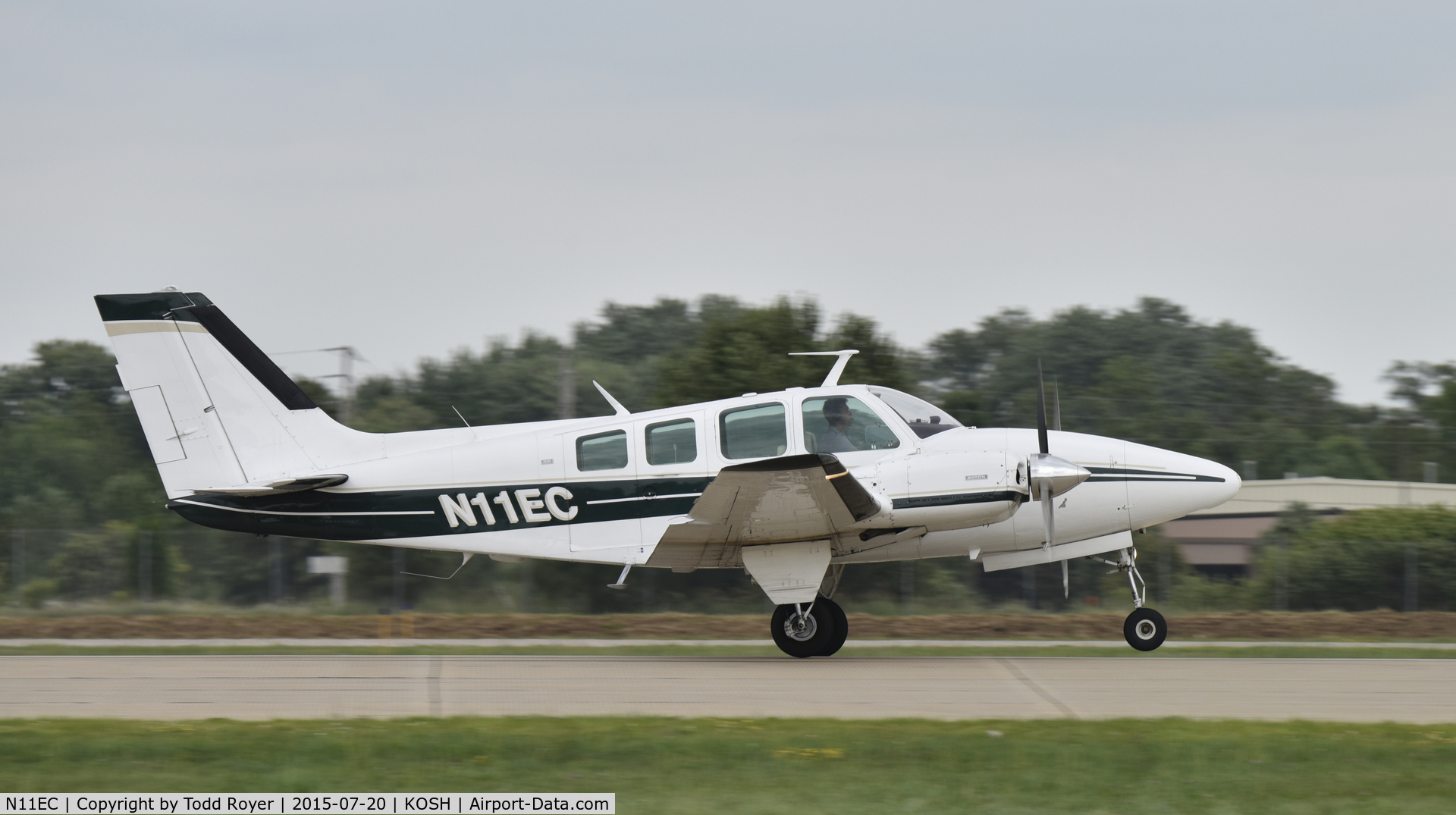 N11EC, 1970 Beech 58 Baron C/N TH-128, Airventure 2015