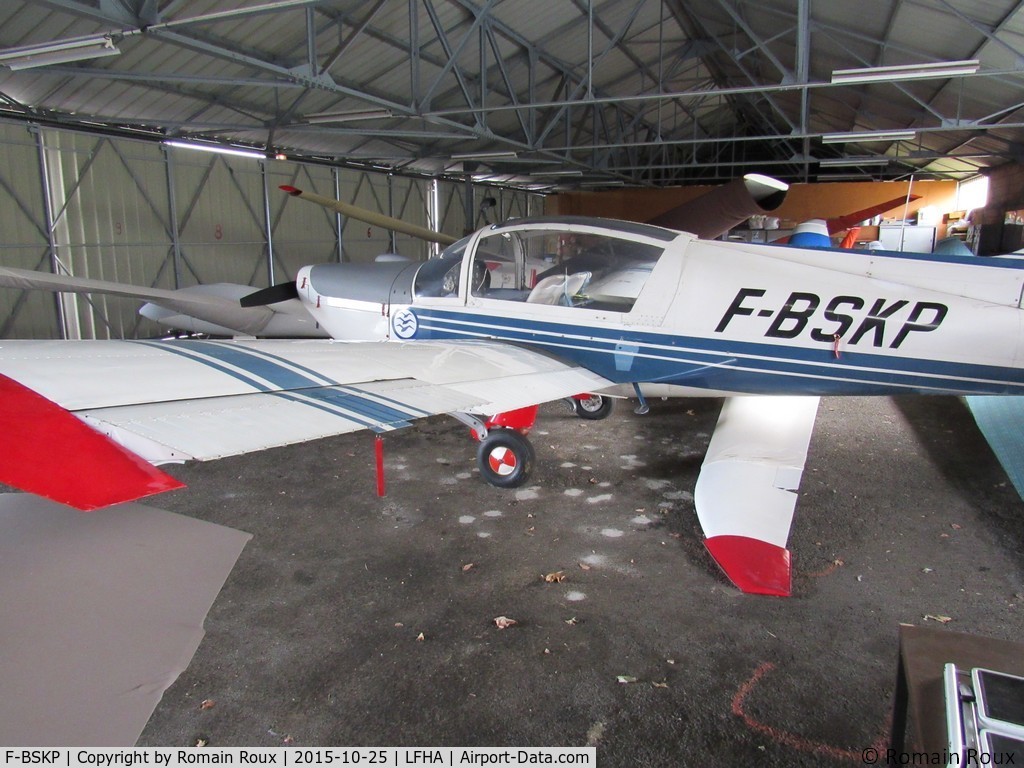 F-BSKP, Socata MS-893A Rallye Commodore 180 C/N 11627, Parked